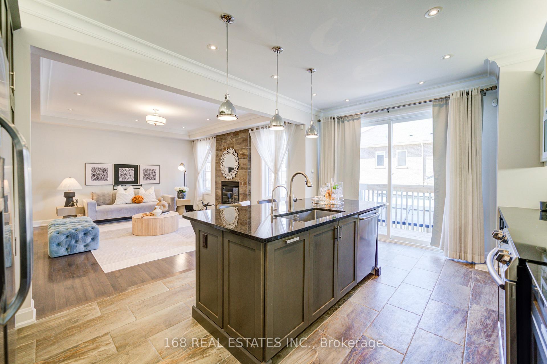 Photo 17 of 392 Thomas Philips Drive, Aurora, Rural Aurora — HOMEH