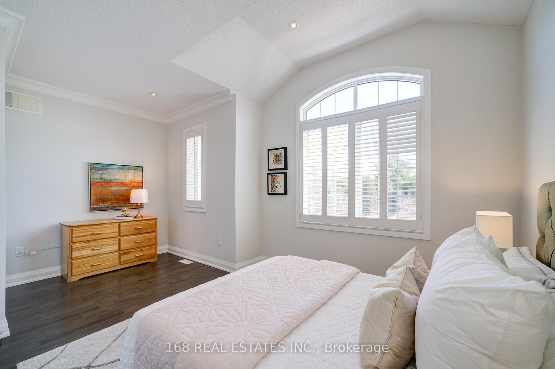 Photo 20 of 392 Thomas Philips Drive, Aurora, Rural Aurora — HOMEH