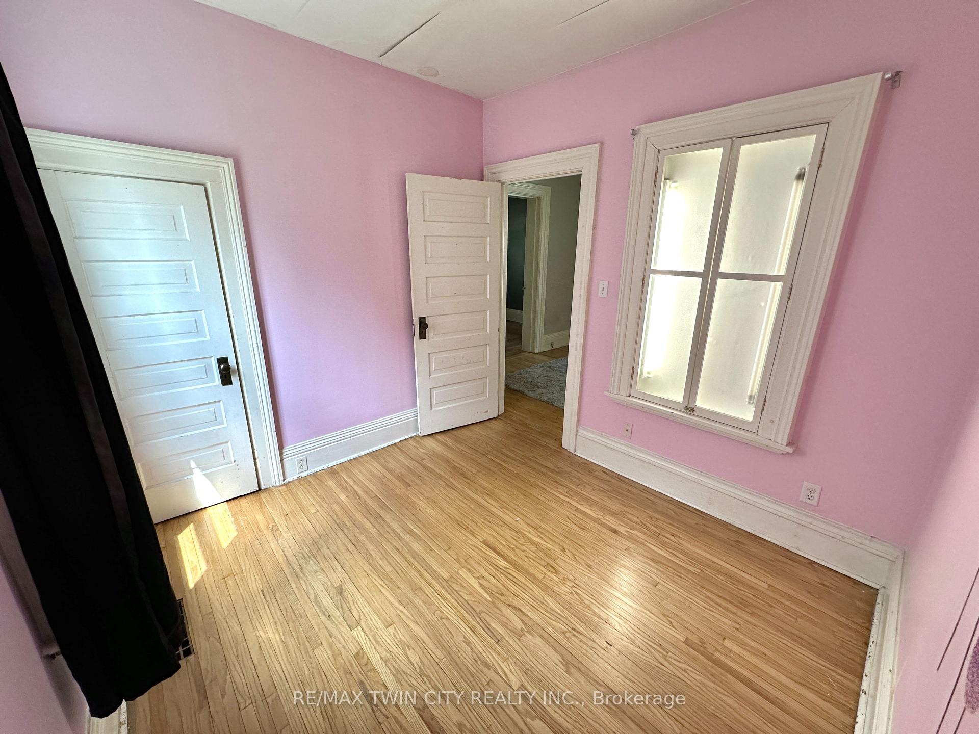 Photo 16 of 19 Brighton Avenue, Brant, Brantford Twp — HOMEH
