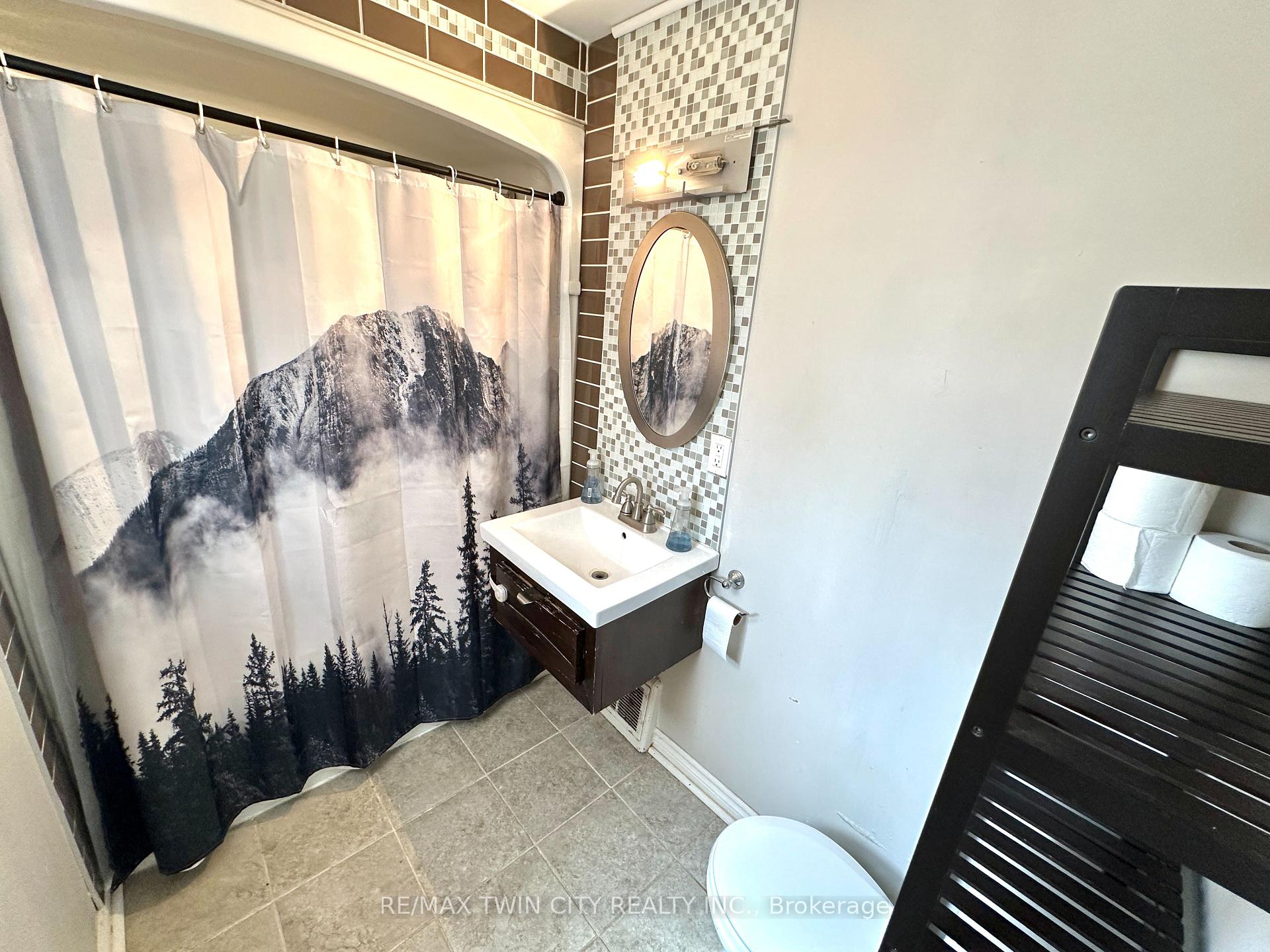 Photo 13 of 19 Brighton Avenue, Brant, Brantford Twp — HOMEH