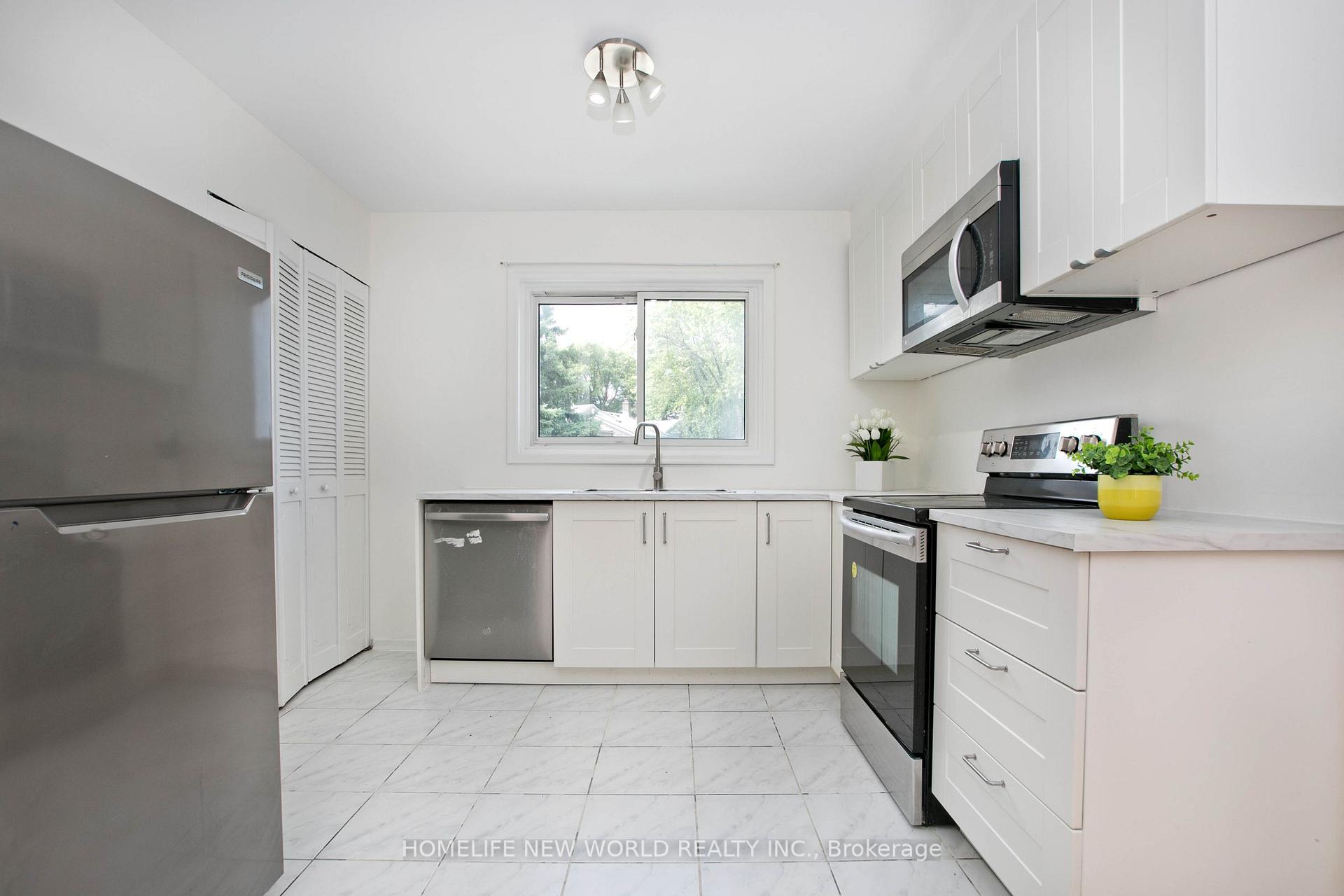 Photo 8 of Unit 29, 646 Village Parkway, Markham, Unionville — HOMEH