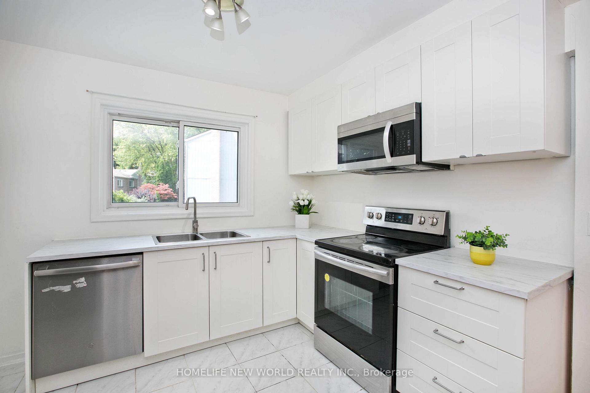 Photo 10 of Unit 29, 646 Village Parkway, Markham, Unionville — HOMEH