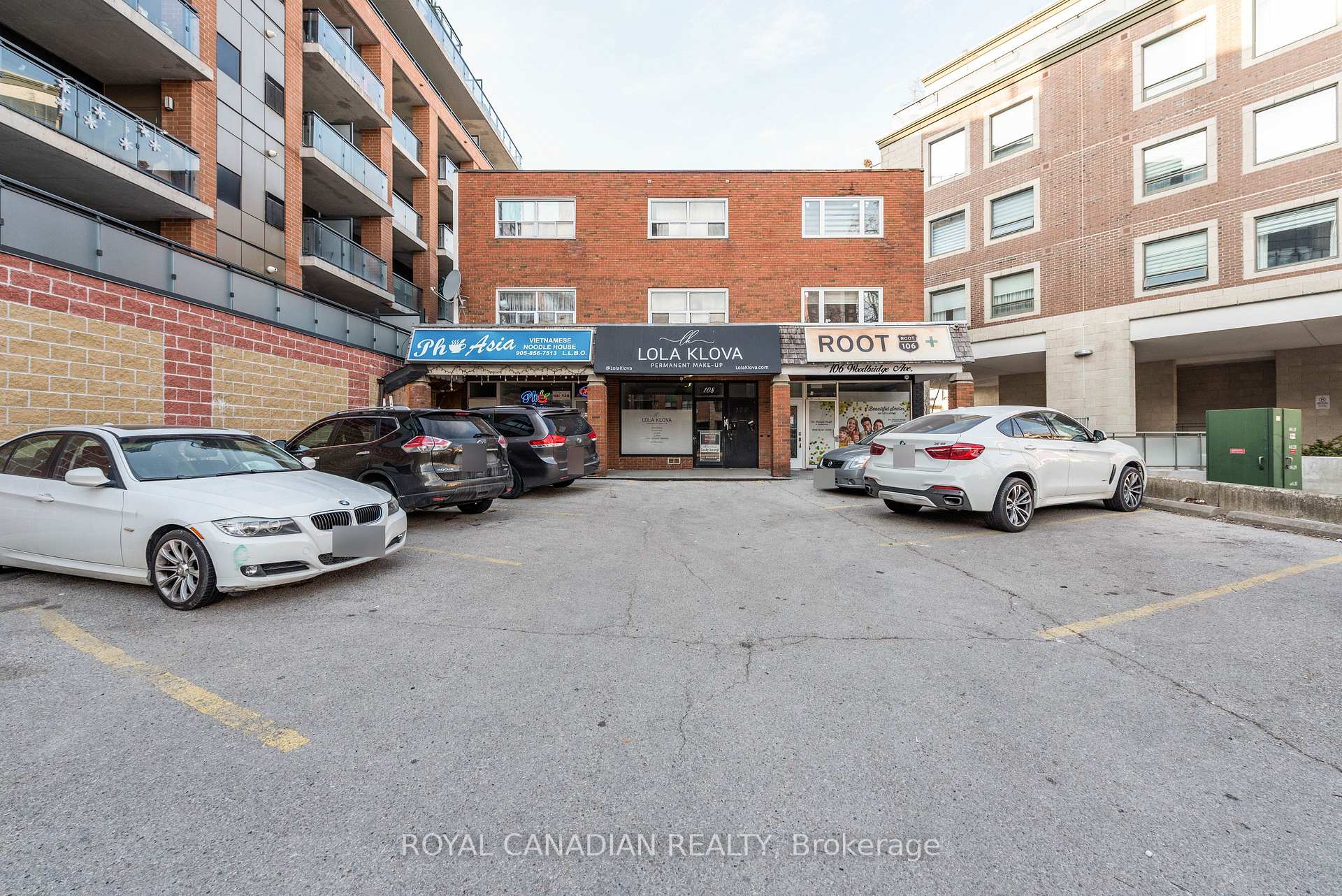 Front of Unit 206, 106 Woodbridge Avenue