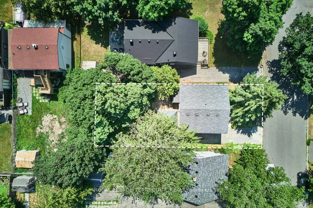 Photo 13 of 13 Windsor Avenue, Ajax, Central — HOMEH