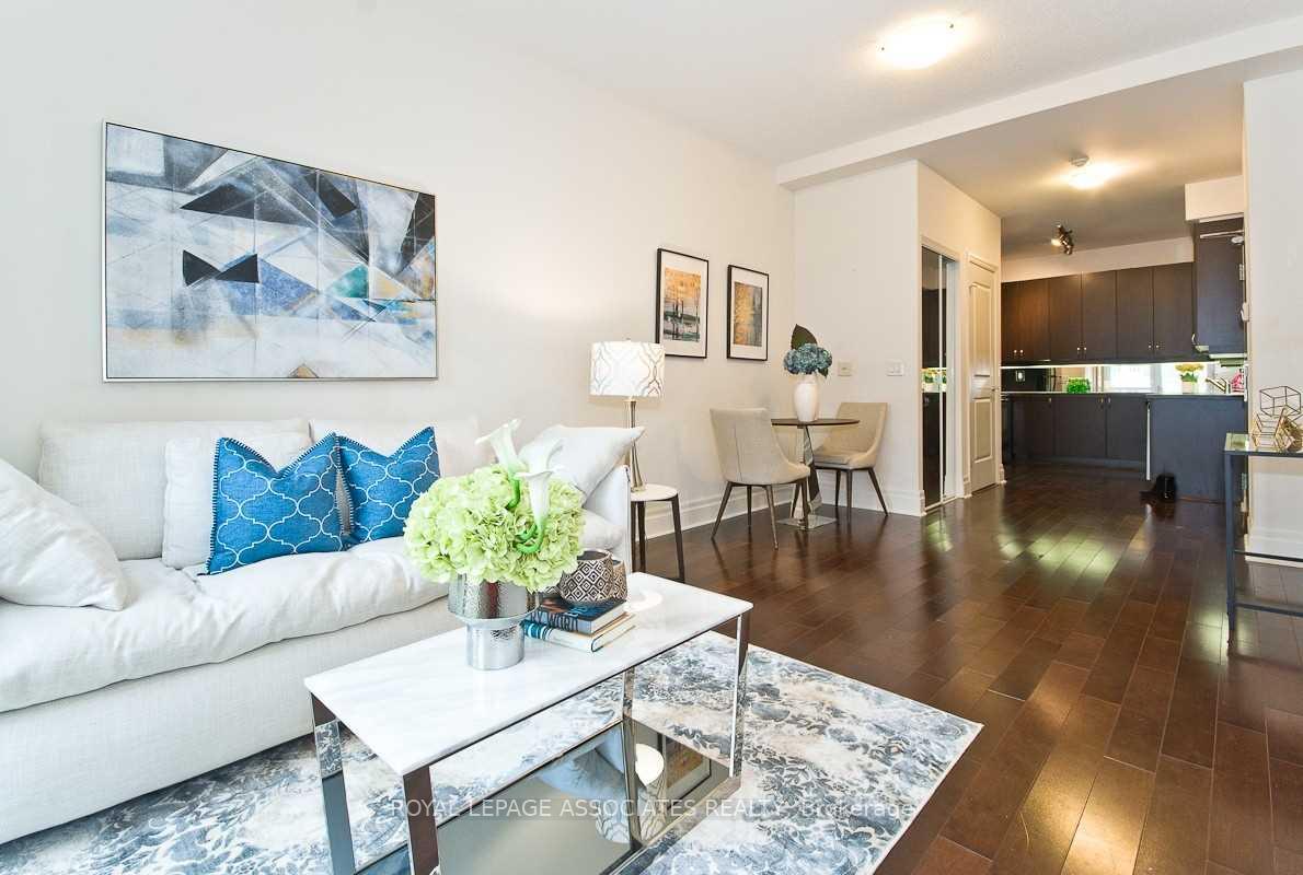 Front of Unit 102, 39 Upper Duke Crescent