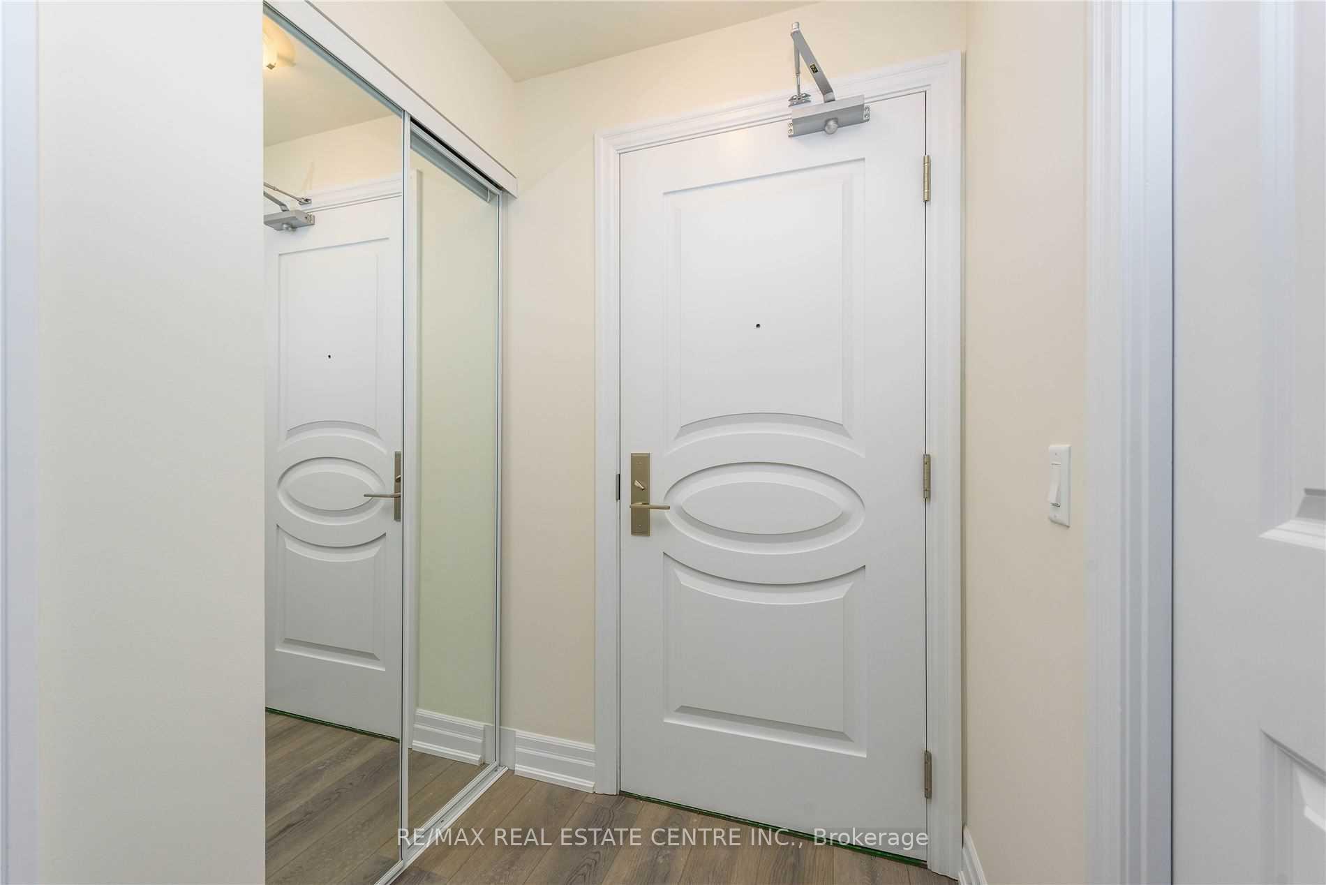 Photo 5 of Unit 1610, 9075 Jane Street, Vaughan, Concord — HOMEH