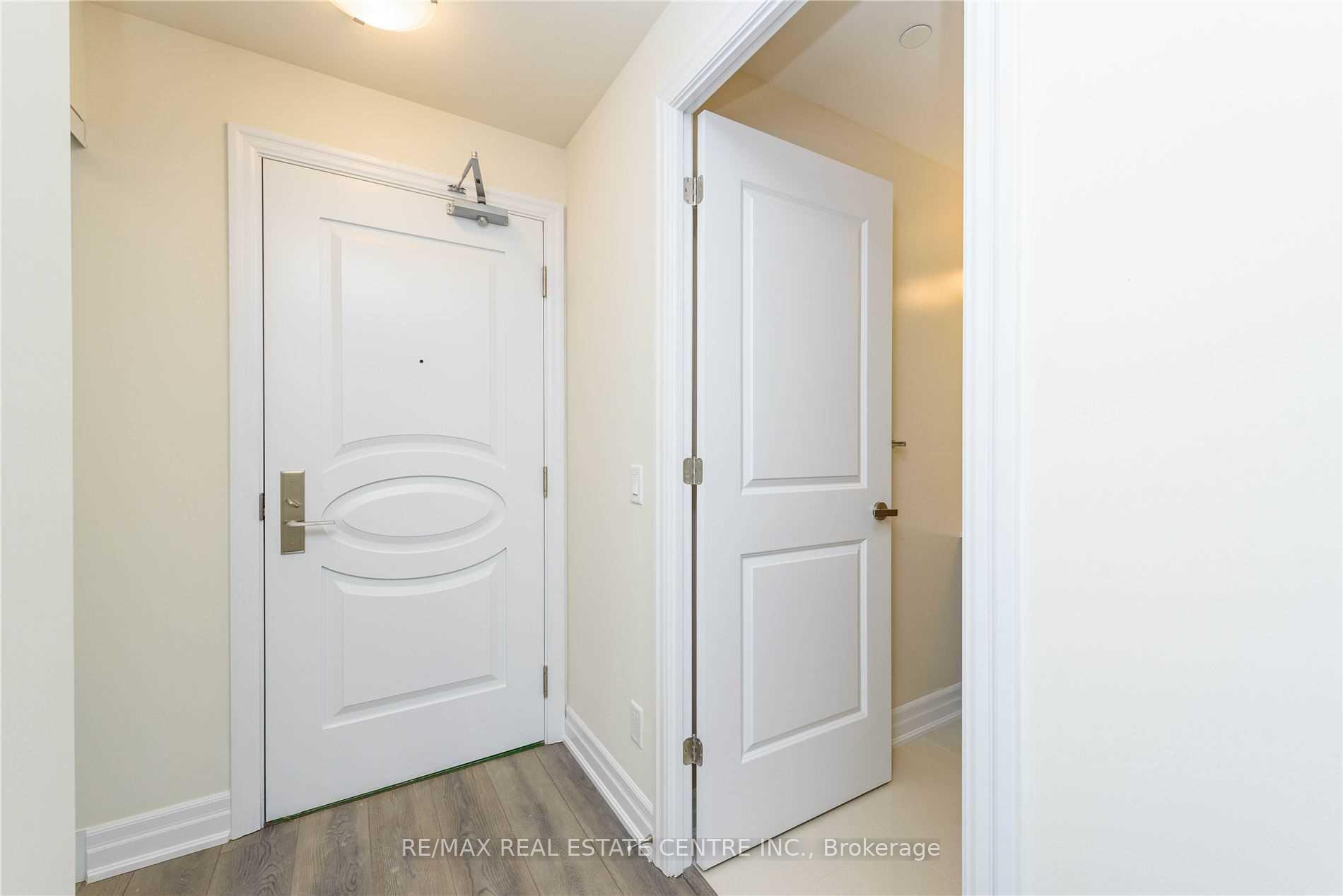 Photo 7 of Unit 1610, 9075 Jane Street, Vaughan, Concord — HOMEH