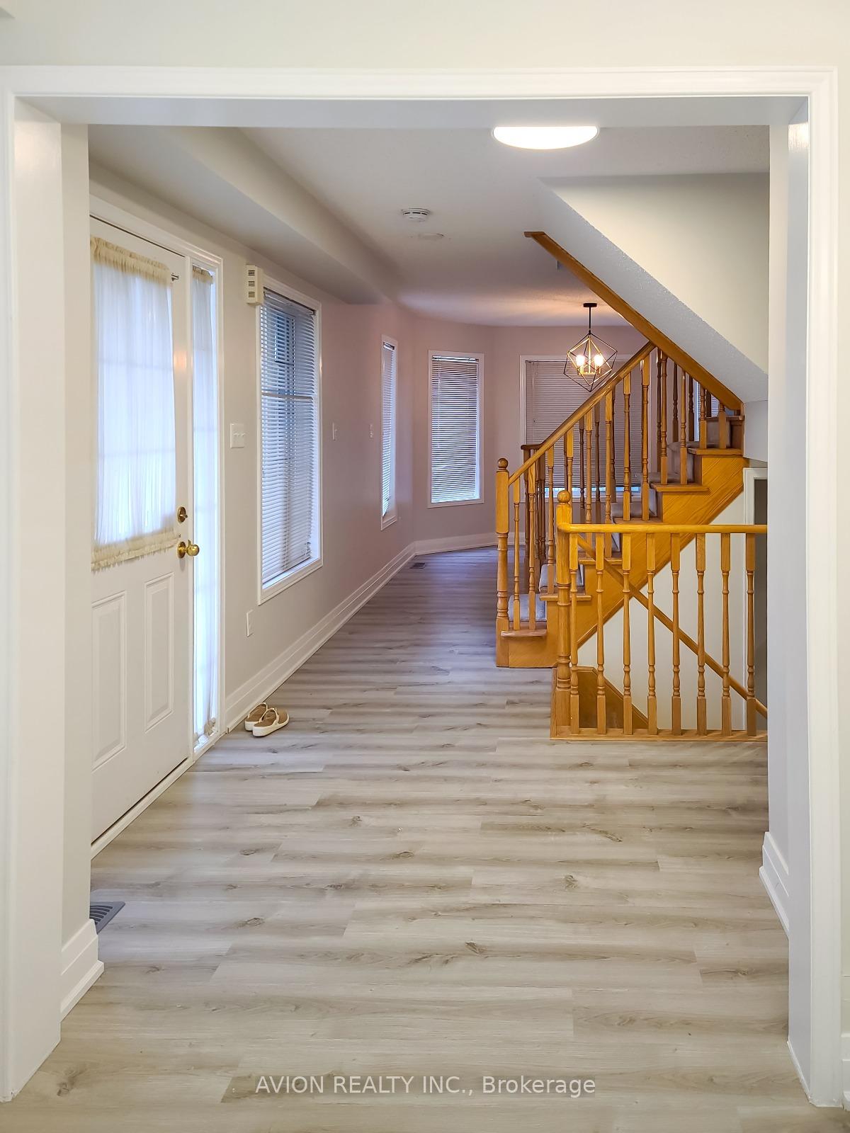 Photo 5 of 50 Warrington Way, Markham, Berczy — HOMEH