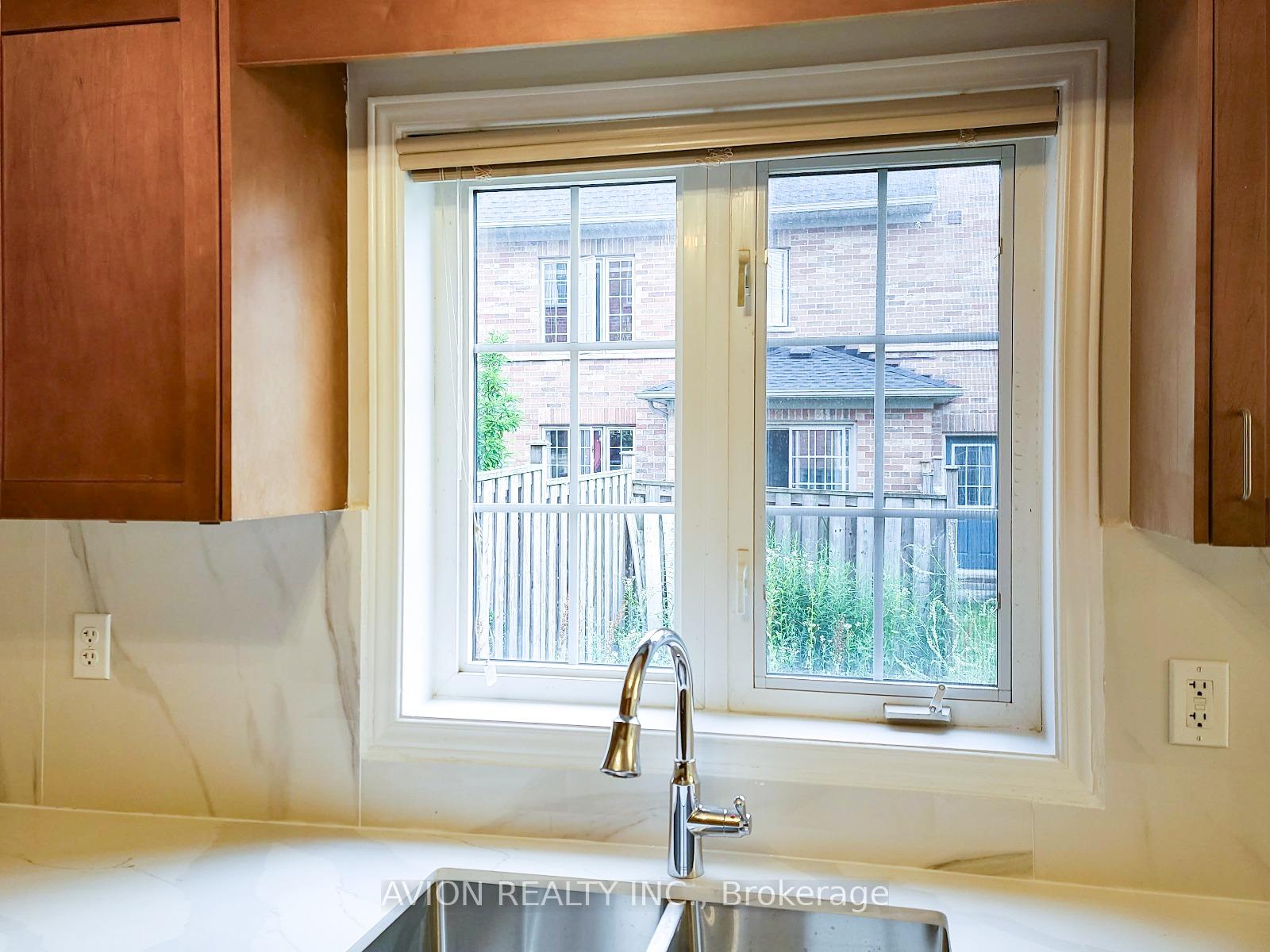 Photo 7 of 50 Warrington Way, Markham, Berczy — HOMEH