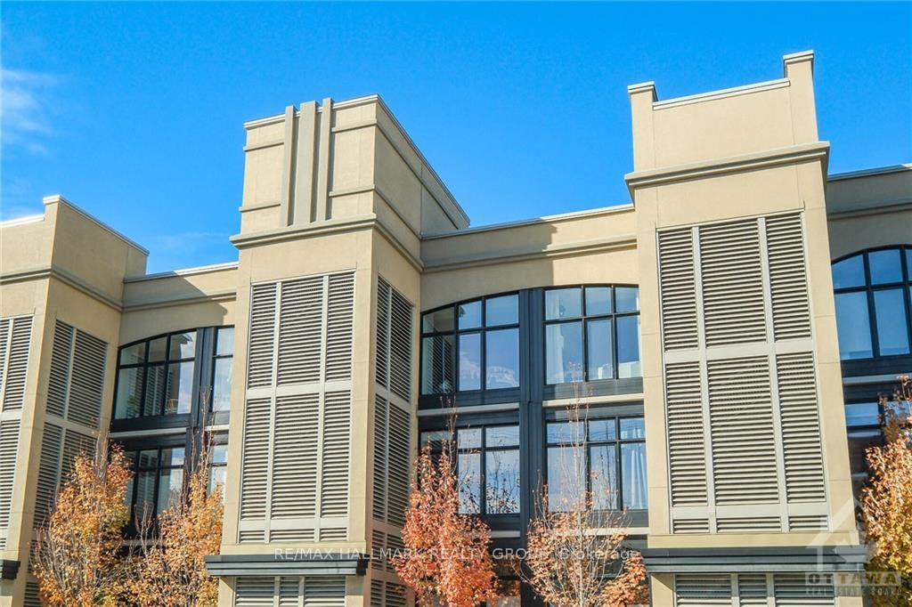 Front of Unit 5, 511 Gladstone Avenue