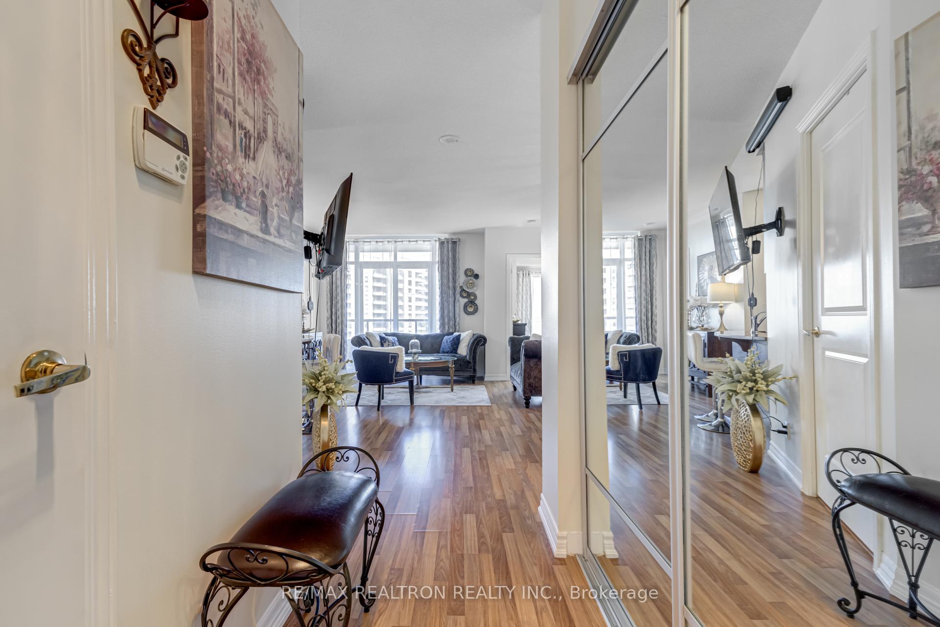 Photo 6 of Unit 1108, 9225 Jane Street, Vaughan, Maple — HOMEH