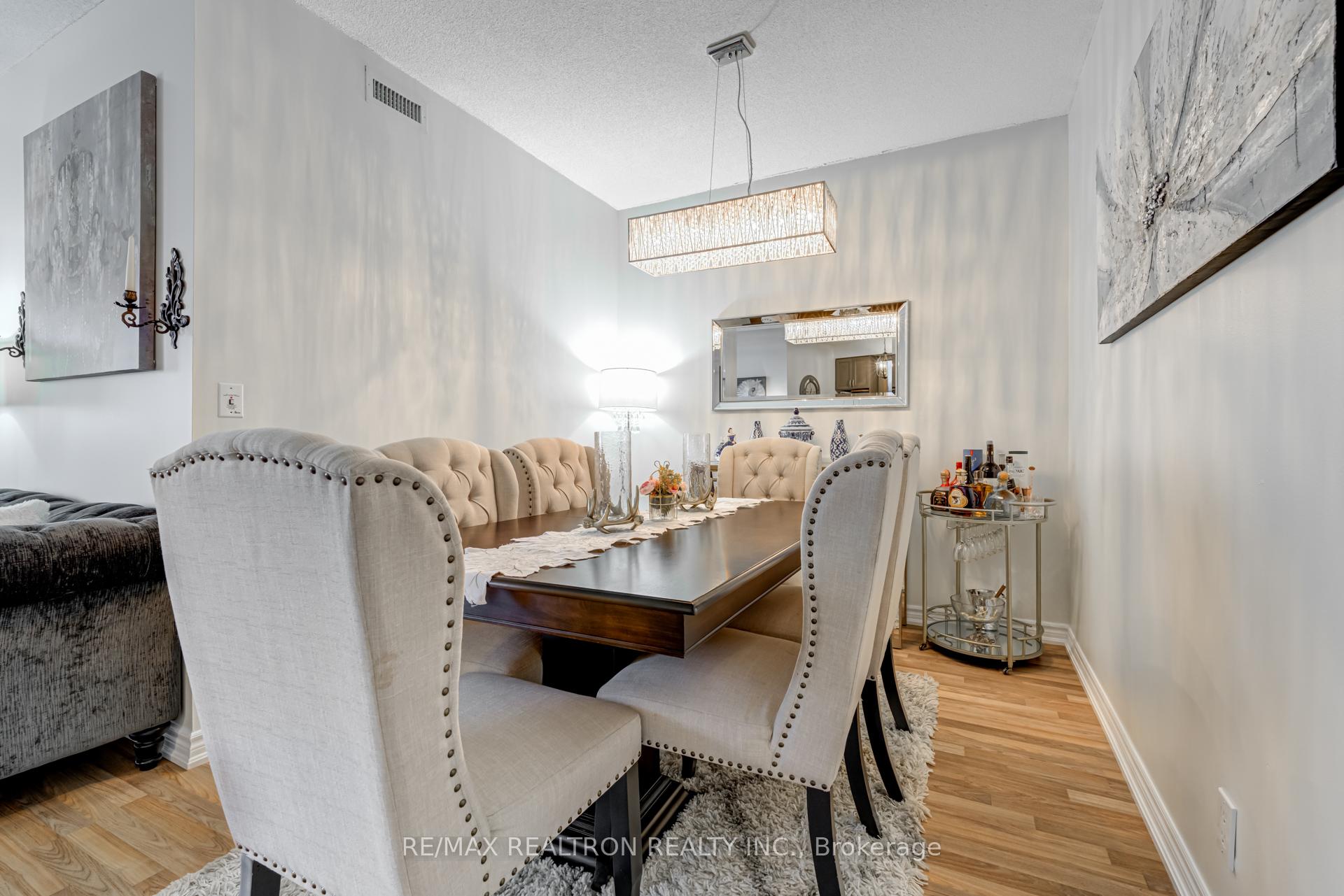 Photo 8 of Unit 1108, 9225 Jane Street, Vaughan, Maple — HOMEH