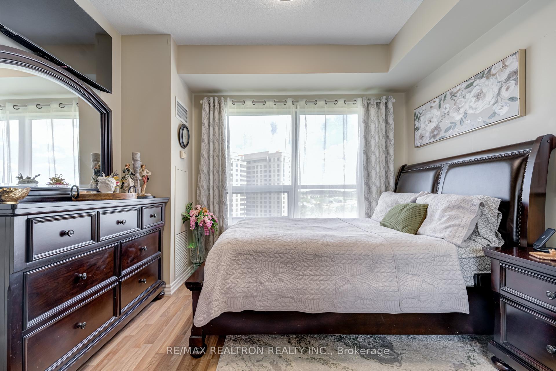 Photo 17 of Unit 1108, 9225 Jane Street, Vaughan, Maple — HOMEH