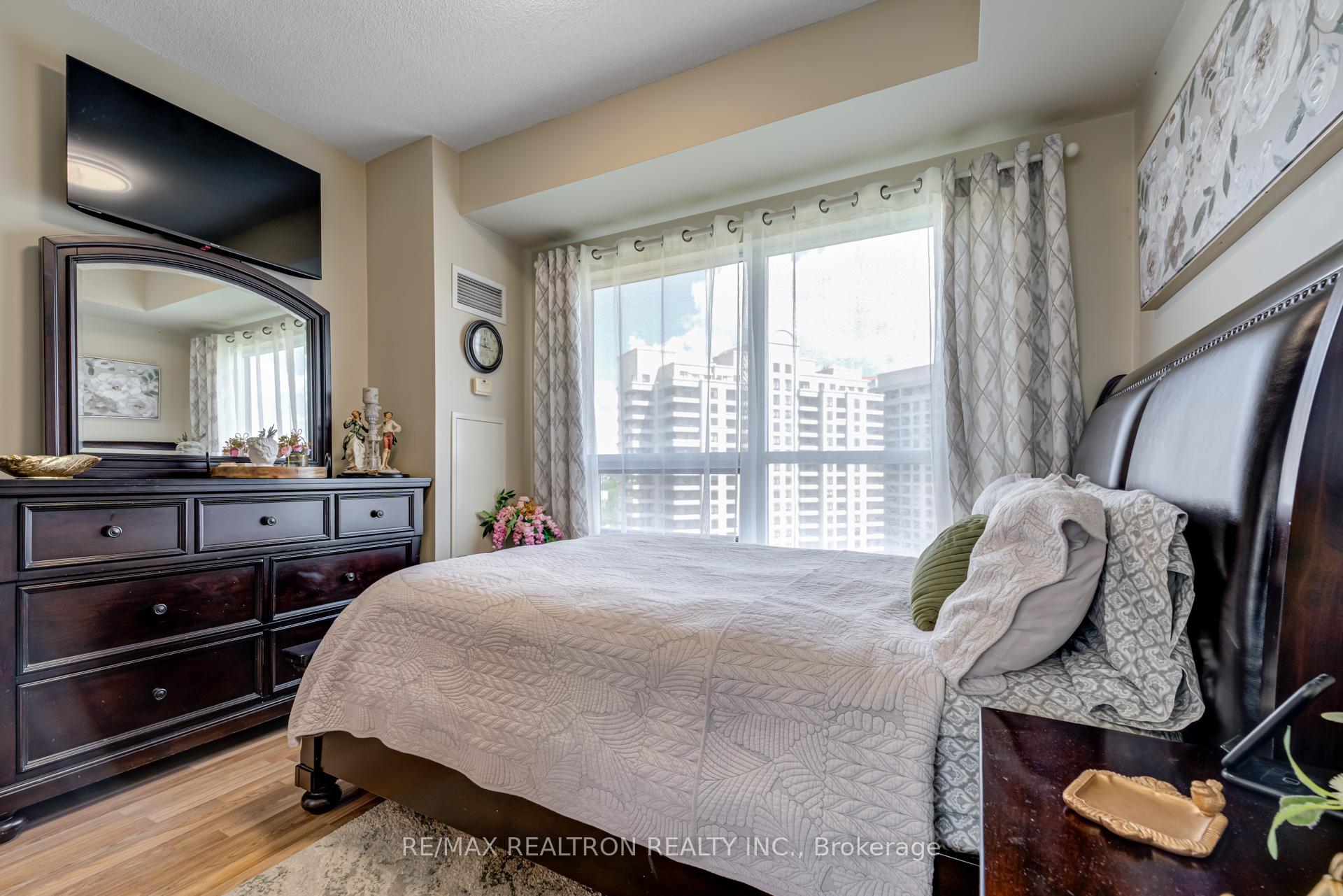 Photo 18 of Unit 1108, 9225 Jane Street, Vaughan, Maple — HOMEH