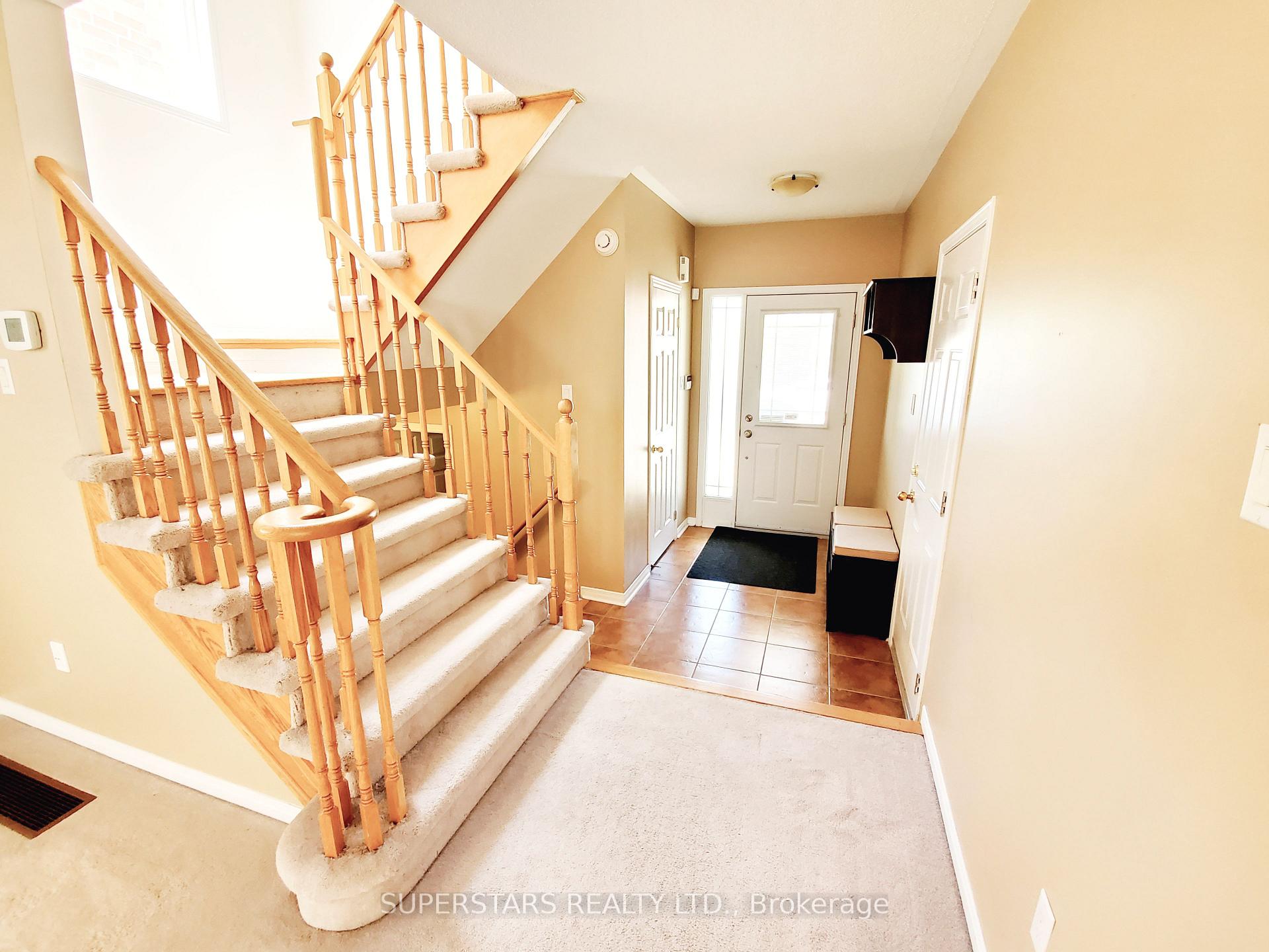 Photo 4 of 27 Mansbridge Crescent, Ajax, Northeast Ajax — HOMEH