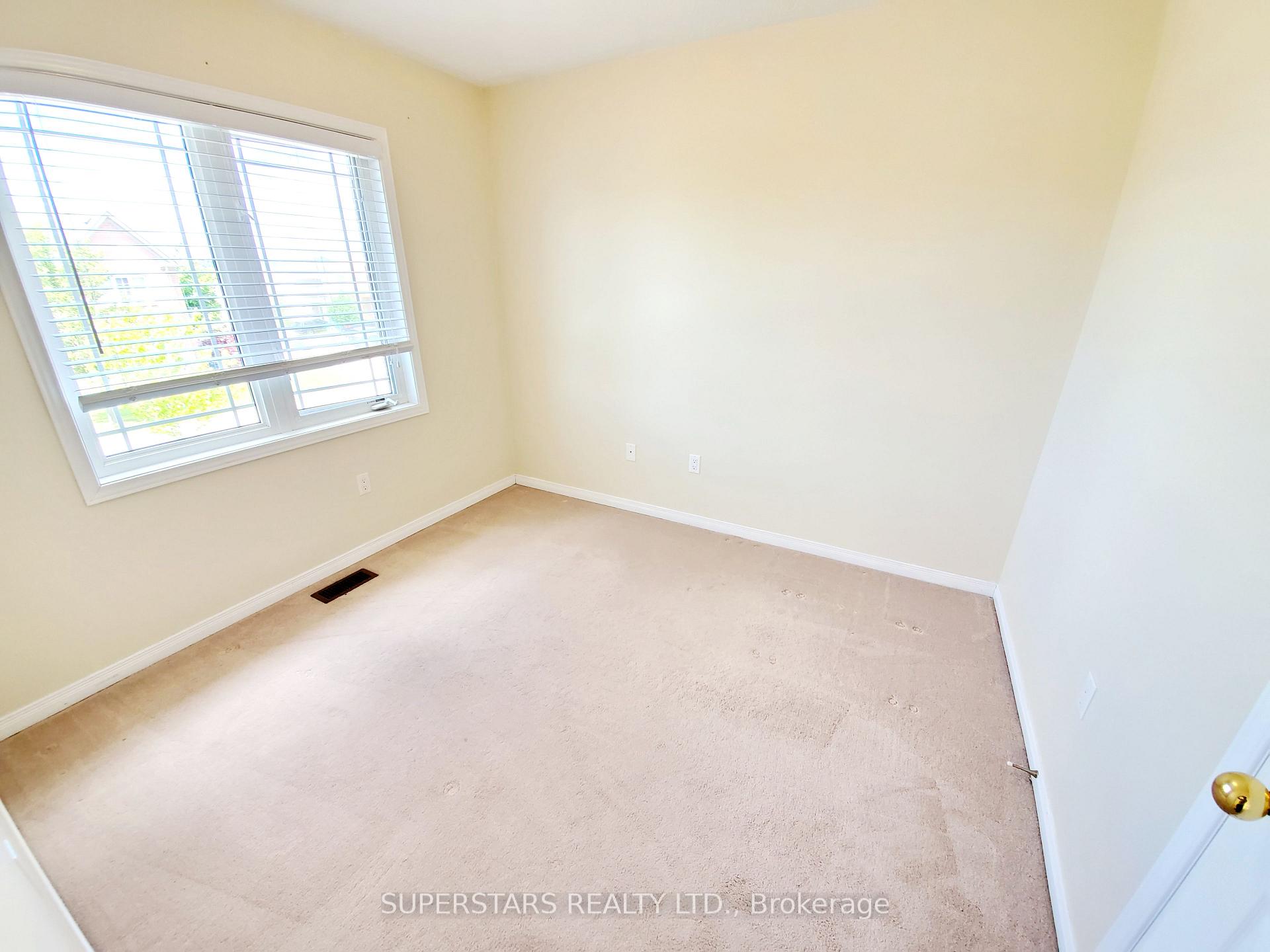 Photo 16 of 27 Mansbridge Crescent, Ajax, Northeast Ajax — HOMEH