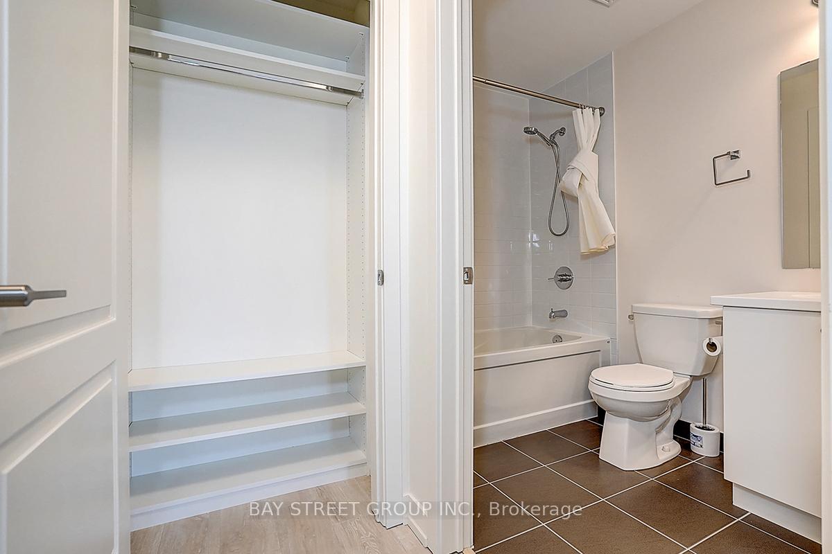 Photo 37 of Unit 428, 555 William Graham Drive, Aurora, Rural Aurora — HOMEH