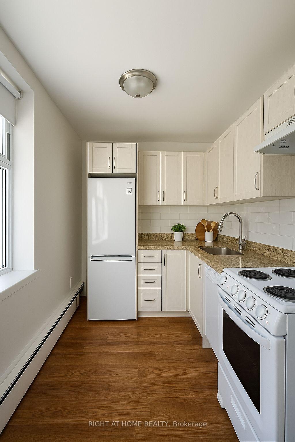 Photo 3 of Unit 3, 107 Redpath Avenue, Toronto, Mount Pleasant West — HOMEH