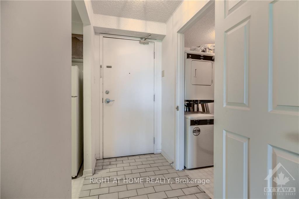 Photo 13 of Unit 1112, 1440 Heron Road, Ottawa, Heron Gate — HOMEH