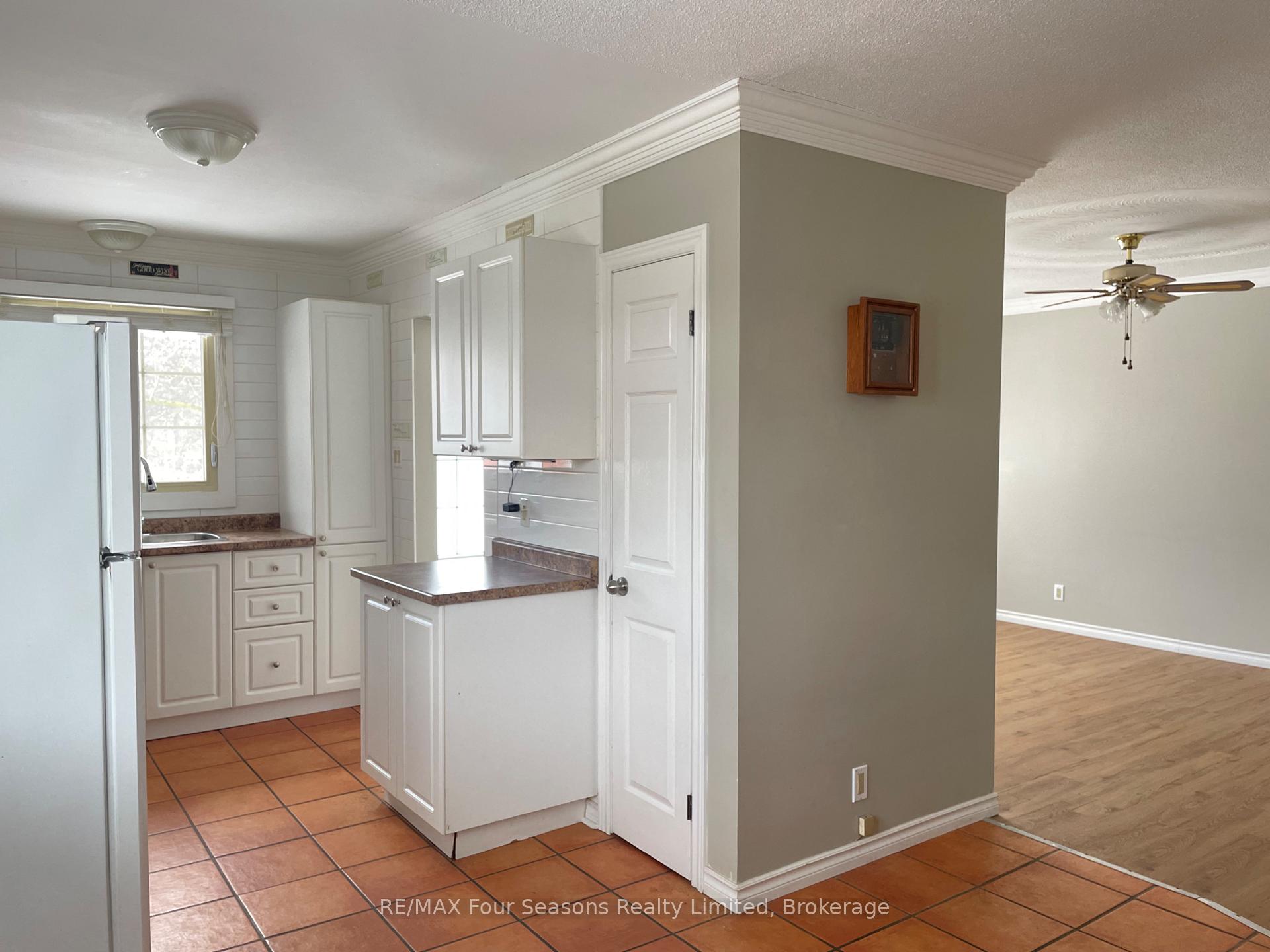 Photo 7 of 124 Niagara Street, Collingwood — HOMEH