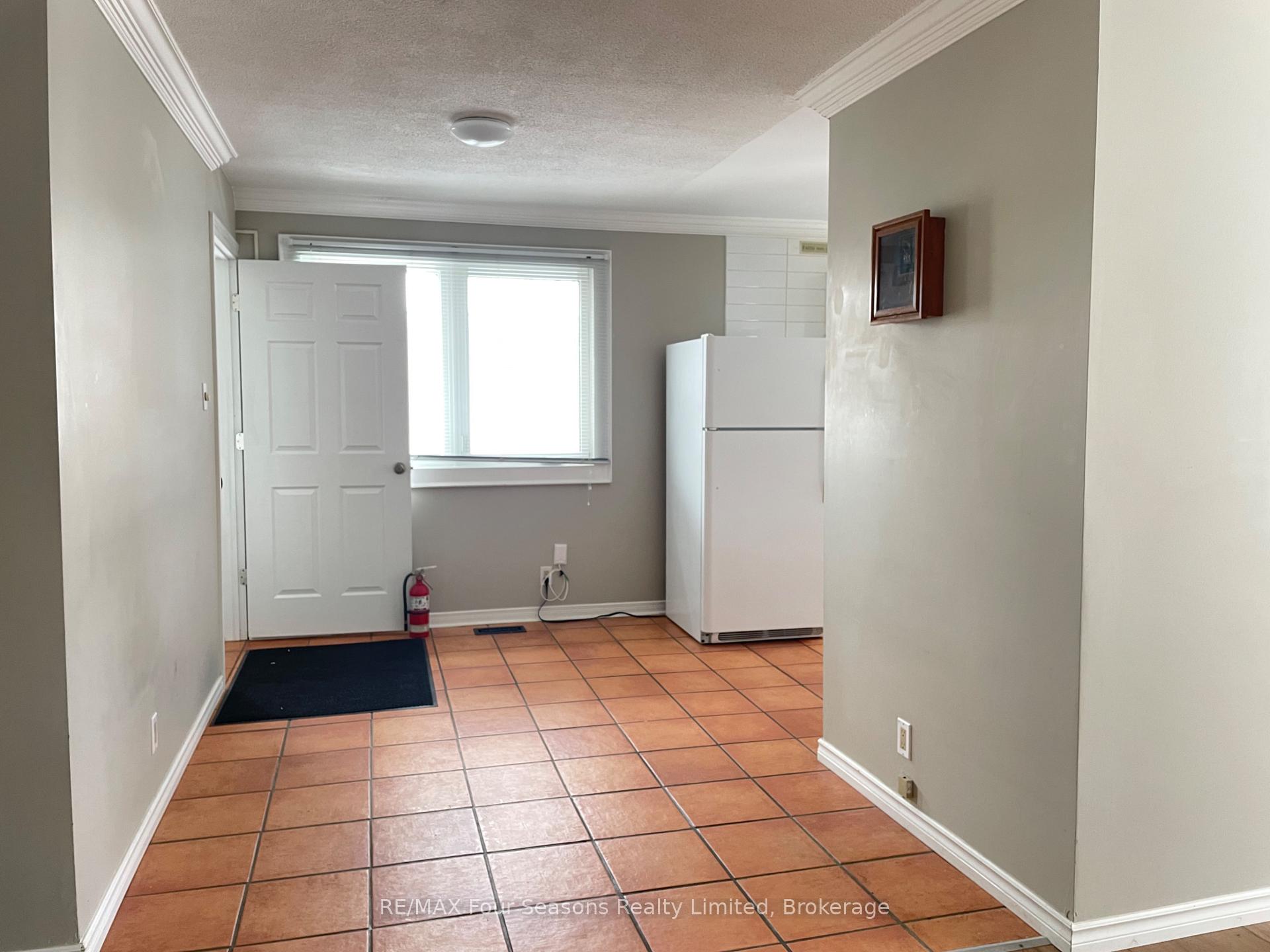 Photo 4 of 124 Niagara Street, Collingwood — HOMEH