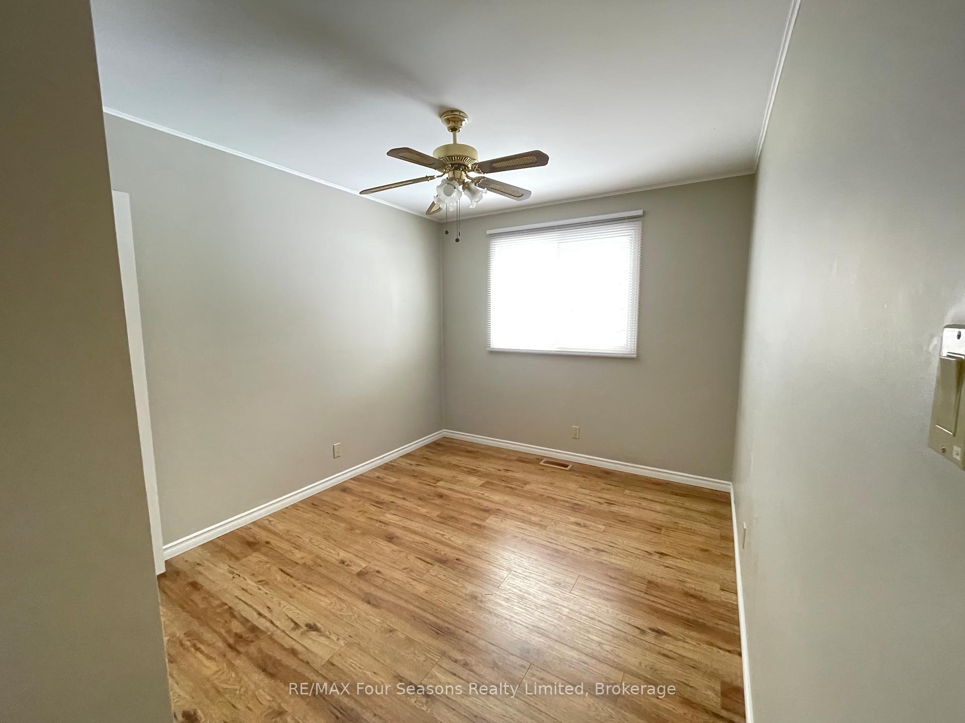 Photo 3 of 124 Niagara Street, Collingwood — HOMEH