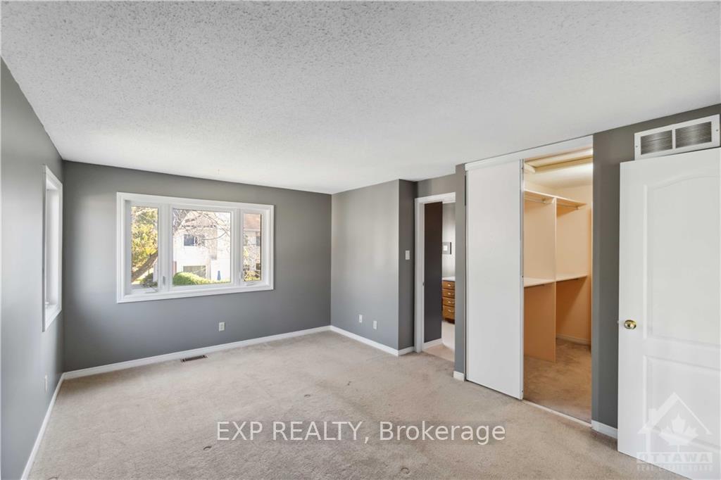 Photo 2 of 6154 Heritage Park Crescent, Ottawa, Chapel Hill — HOMEH