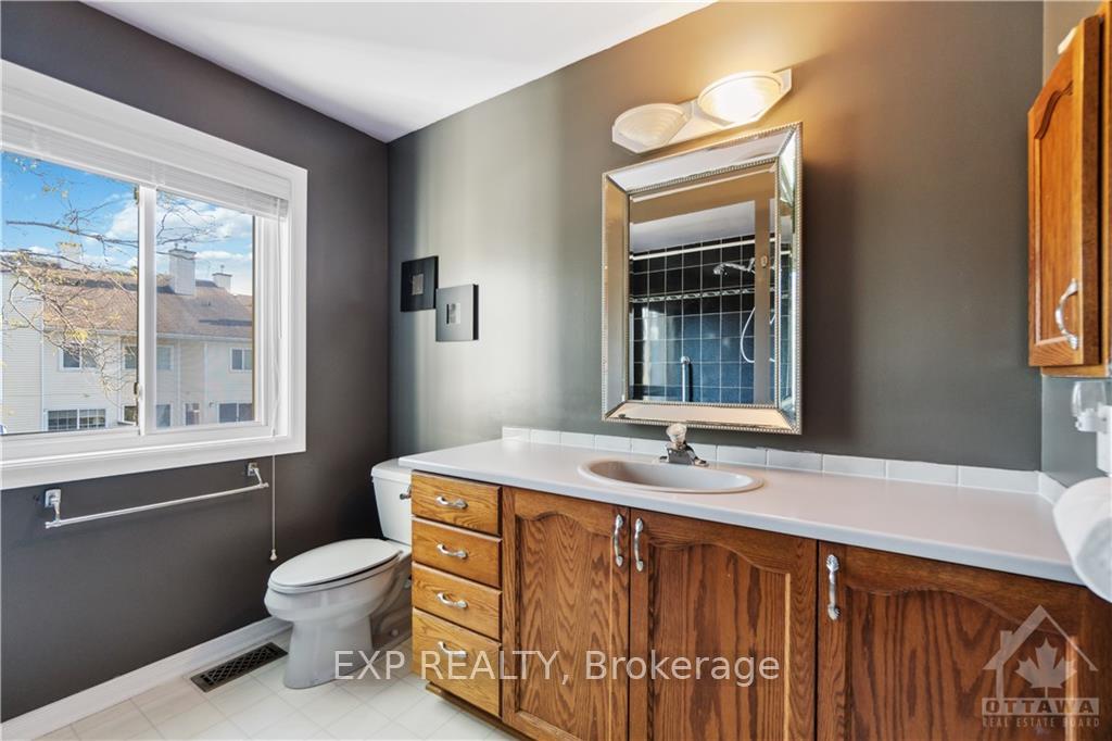Photo 3 of 6154 Heritage Park Crescent, Ottawa, Chapel Hill — HOMEH