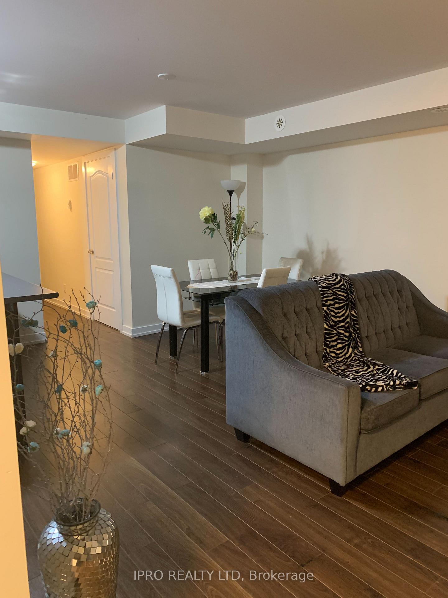 Photo 5 of Unit 1209, 11 Dunsheath Way, Markham, Cornell — HOMEH