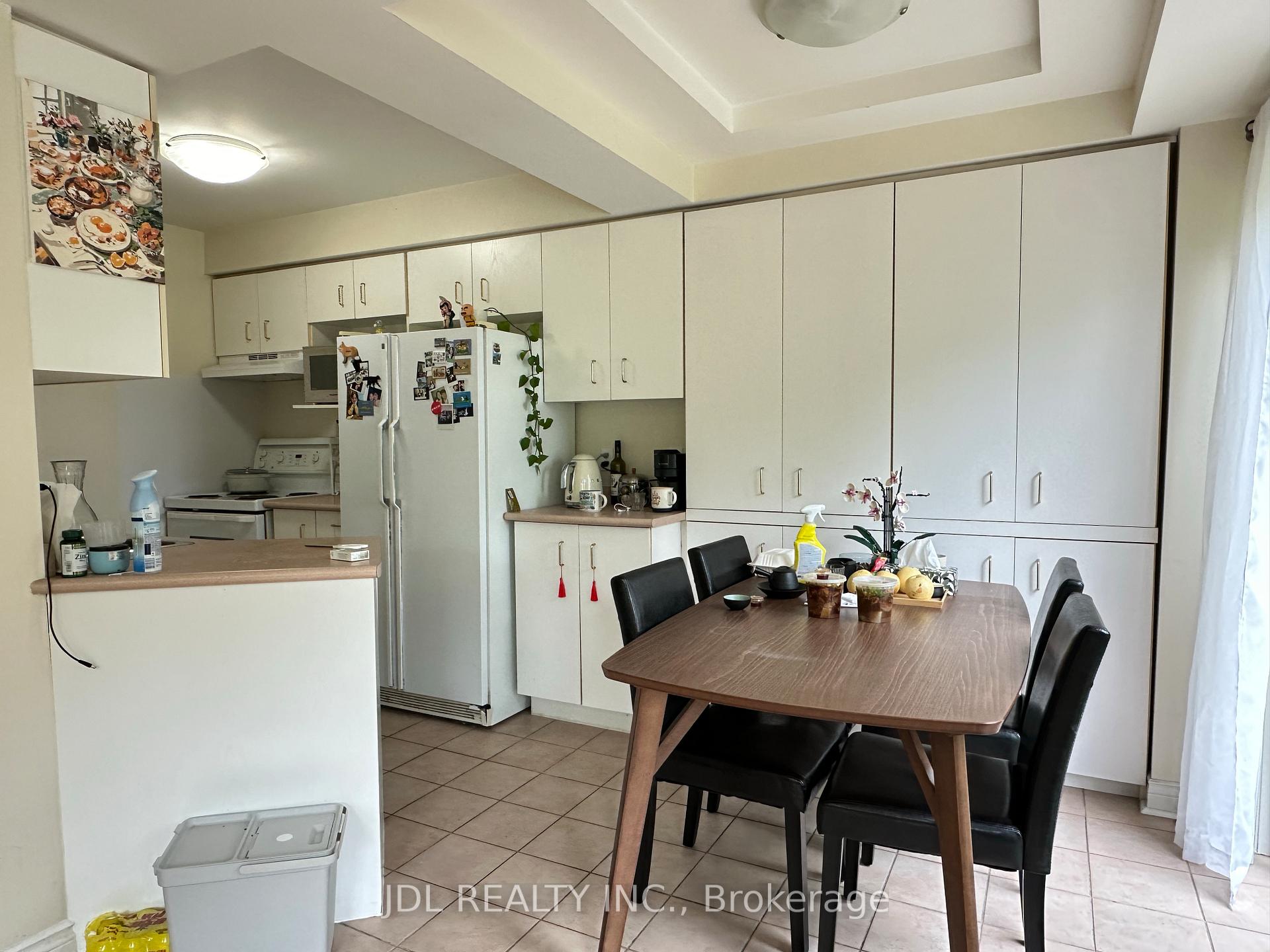 Photo 4 of Unit 174, 18 Clark Avenue W, Vaughan, Crestwood-Springfarm-Yorkhill — HOMEH