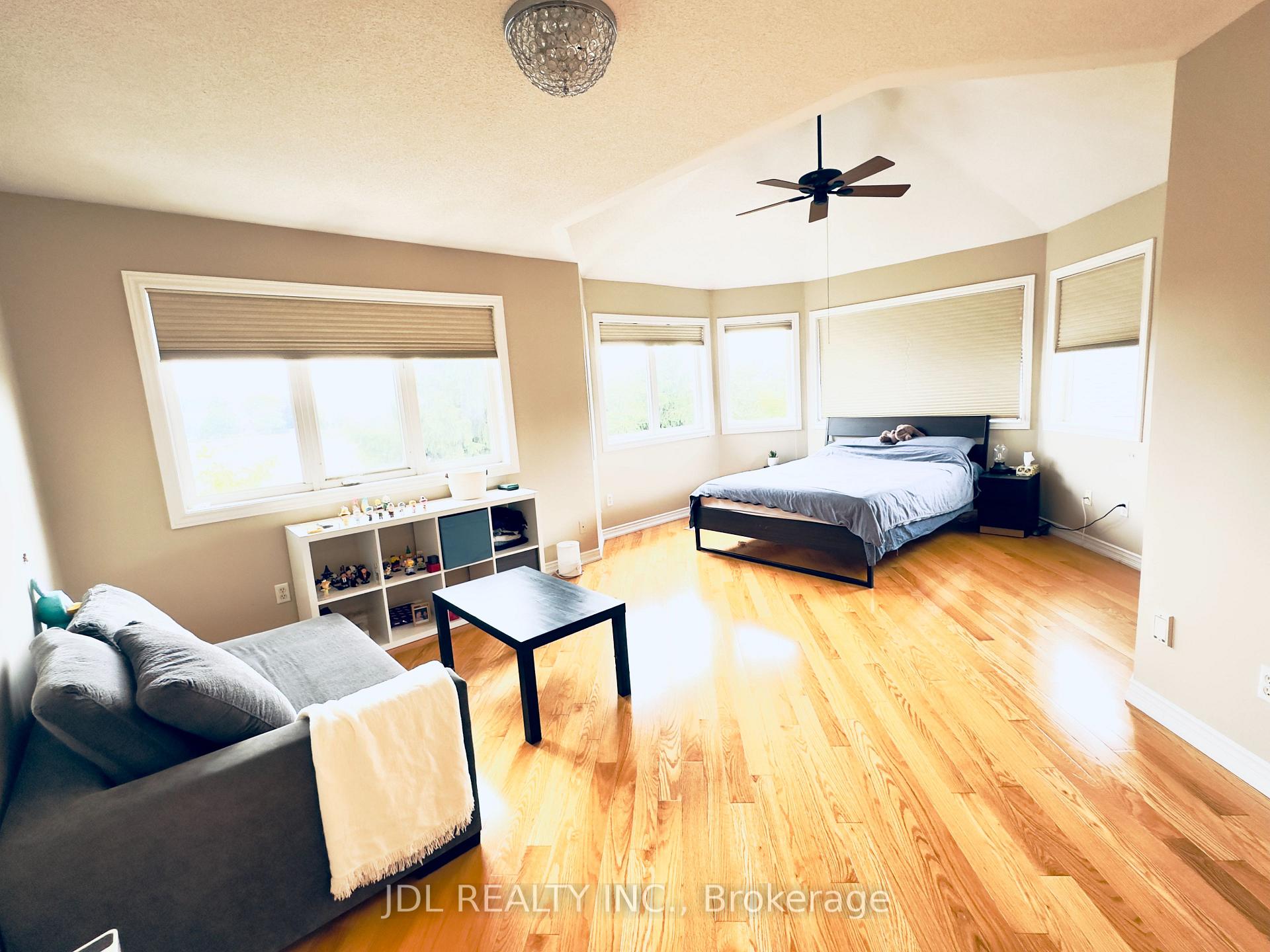 Photo 8 of Unit 174, 18 Clark Avenue W, Vaughan, Crestwood-Springfarm-Yorkhill — HOMEH
