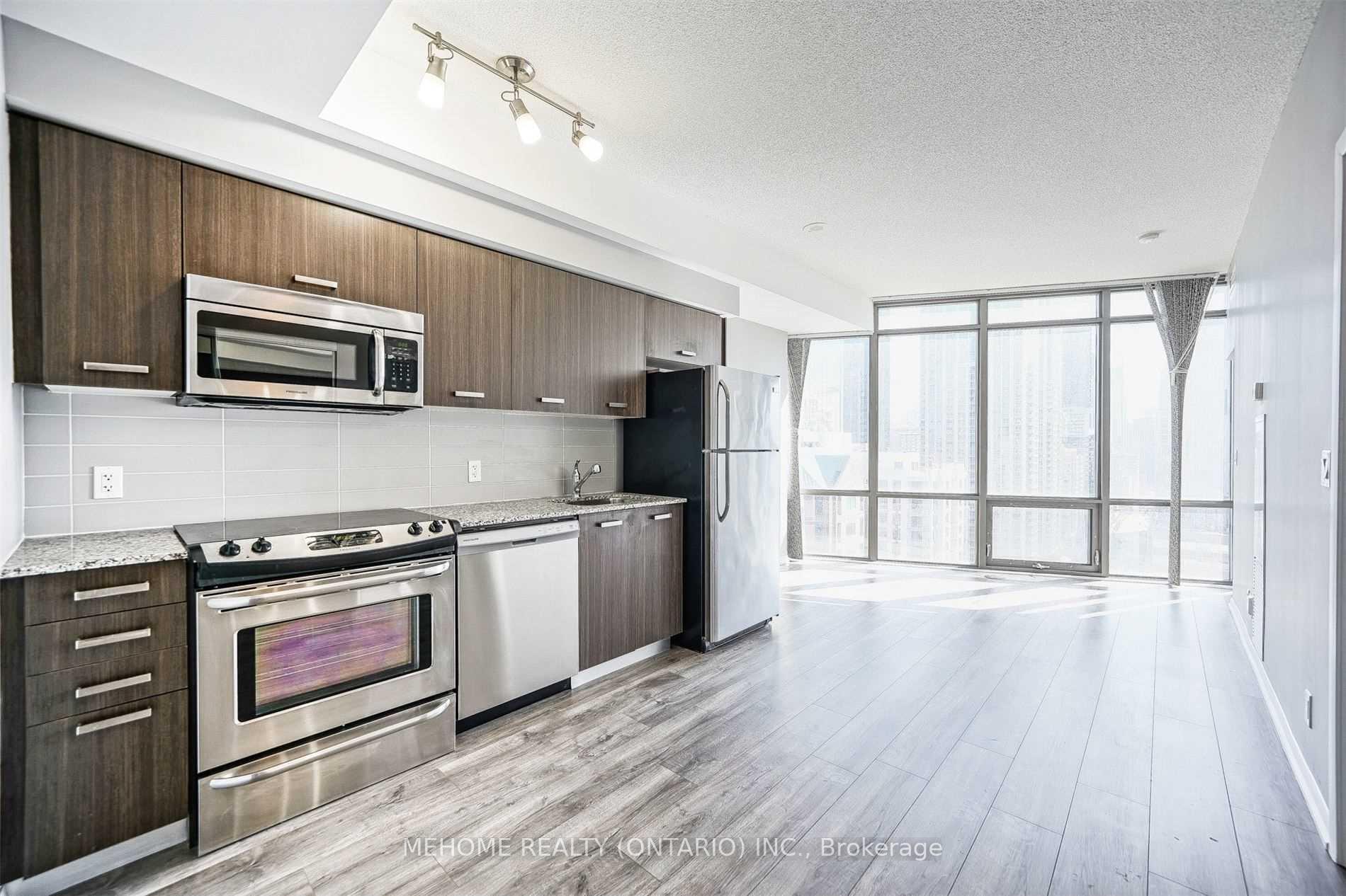 Front of Unit 1609, 832 Bay Street
