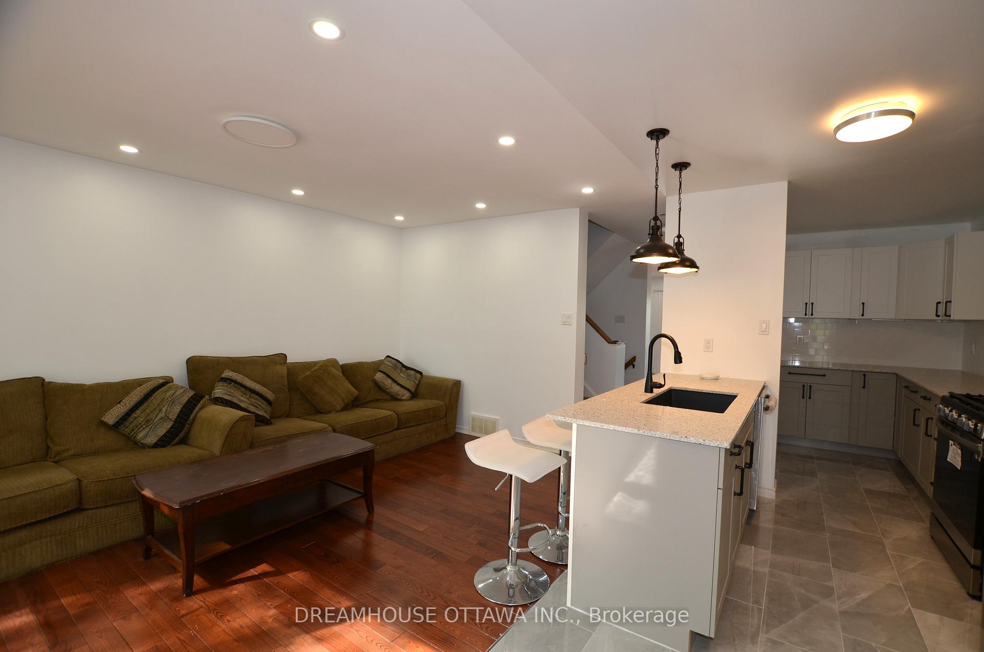 Photo 15 of 16 Forsyth Lane, Ottawa, Crystal Beach — HOMEH