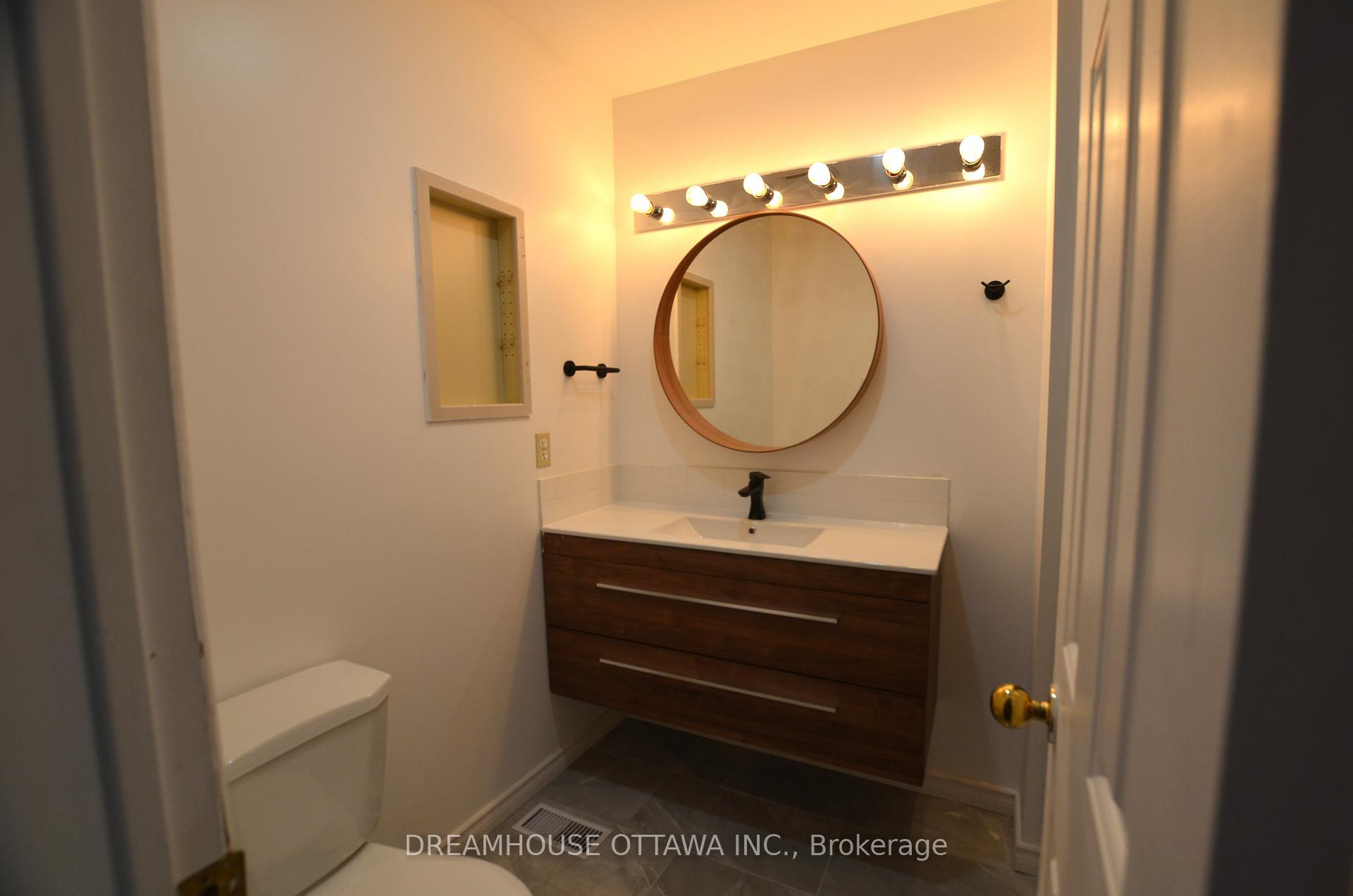 Photo 26 of 16 Forsyth Lane, Ottawa, Crystal Beach — HOMEH