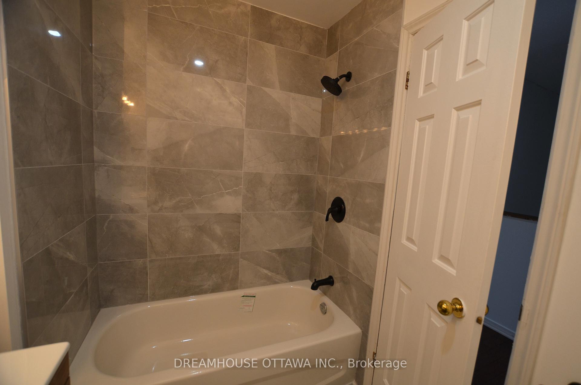 Photo 27 of 16 Forsyth Lane, Ottawa, Crystal Beach — HOMEH