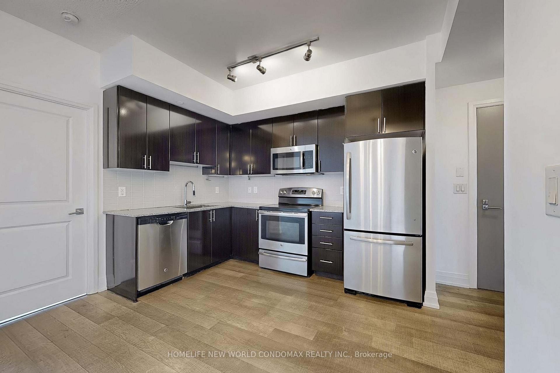 Photo 10 of Unit 1906, 7165 Yonge Street, Markham, Grandview — HOMEH