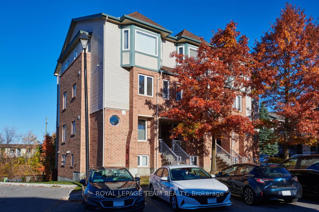 Photo 2 of 131 Tall Pines Pine, Ottawa, Leslie Park — HOMEH