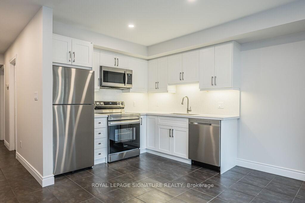 Photo 2 of Unit 2B, 38 Howe Drive, Kitchener, Laurentian Hills — HOMEH