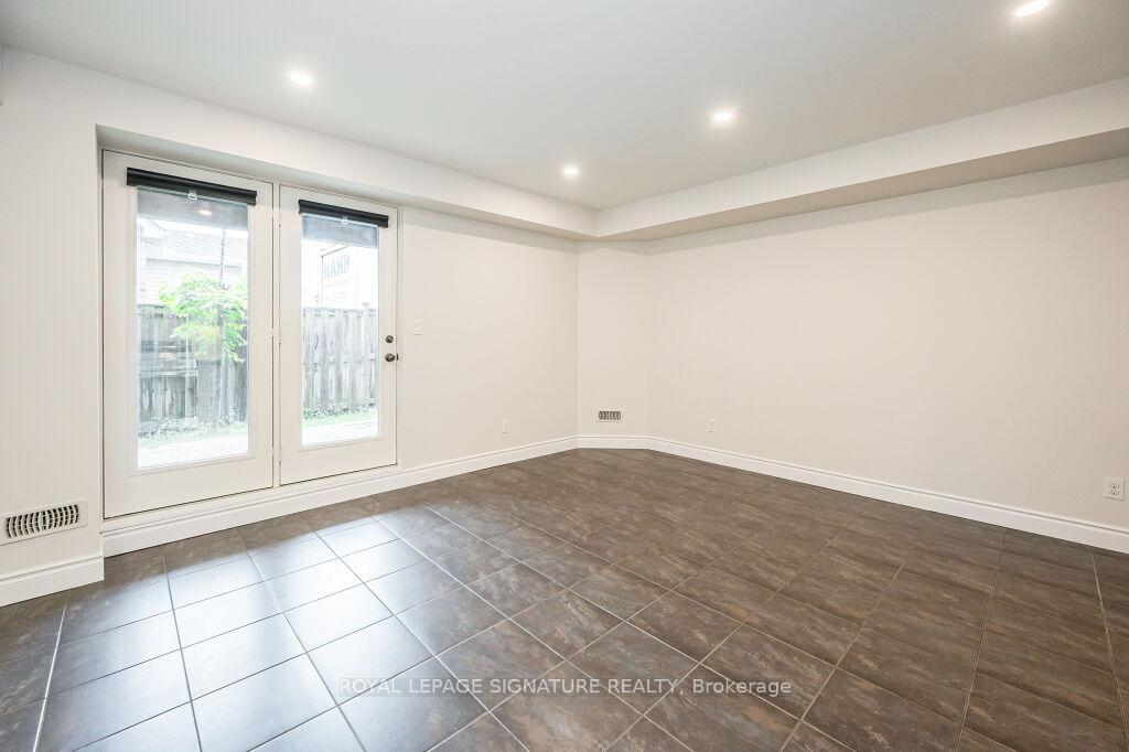 Photo 7 of Unit 2B, 38 Howe Drive, Kitchener, Laurentian Hills — HOMEH