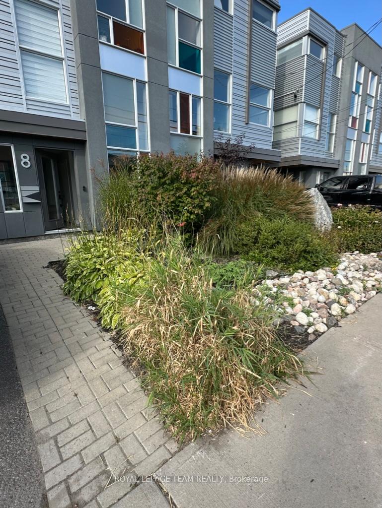 Photo 2 of 8 Champagne Avenue S, Ottawa, West Centre Town — HOMEH