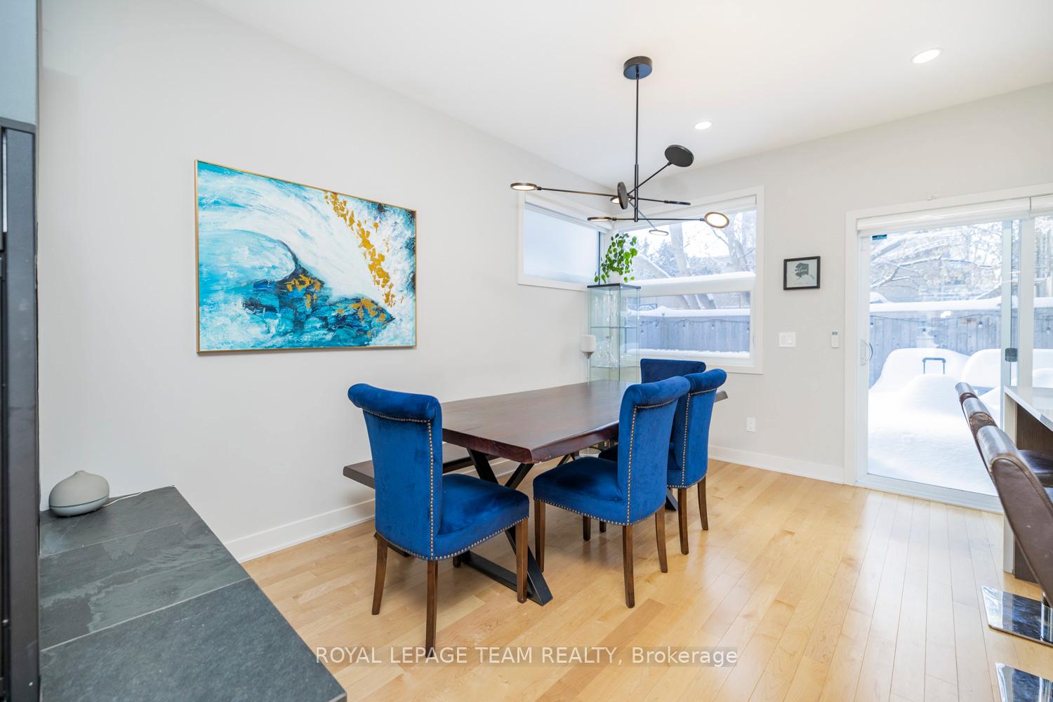 Photo 12 of 8 Champagne Avenue S, Ottawa, West Centre Town — HOMEH