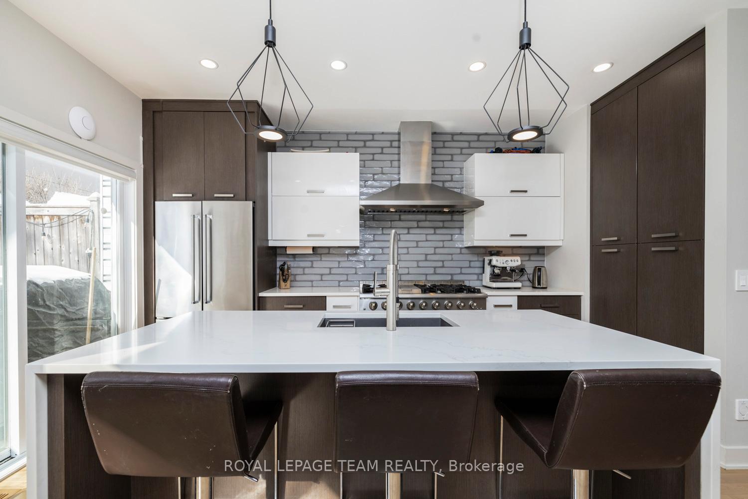 Photo 13 of 8 Champagne Avenue S, Ottawa, West Centre Town — HOMEH