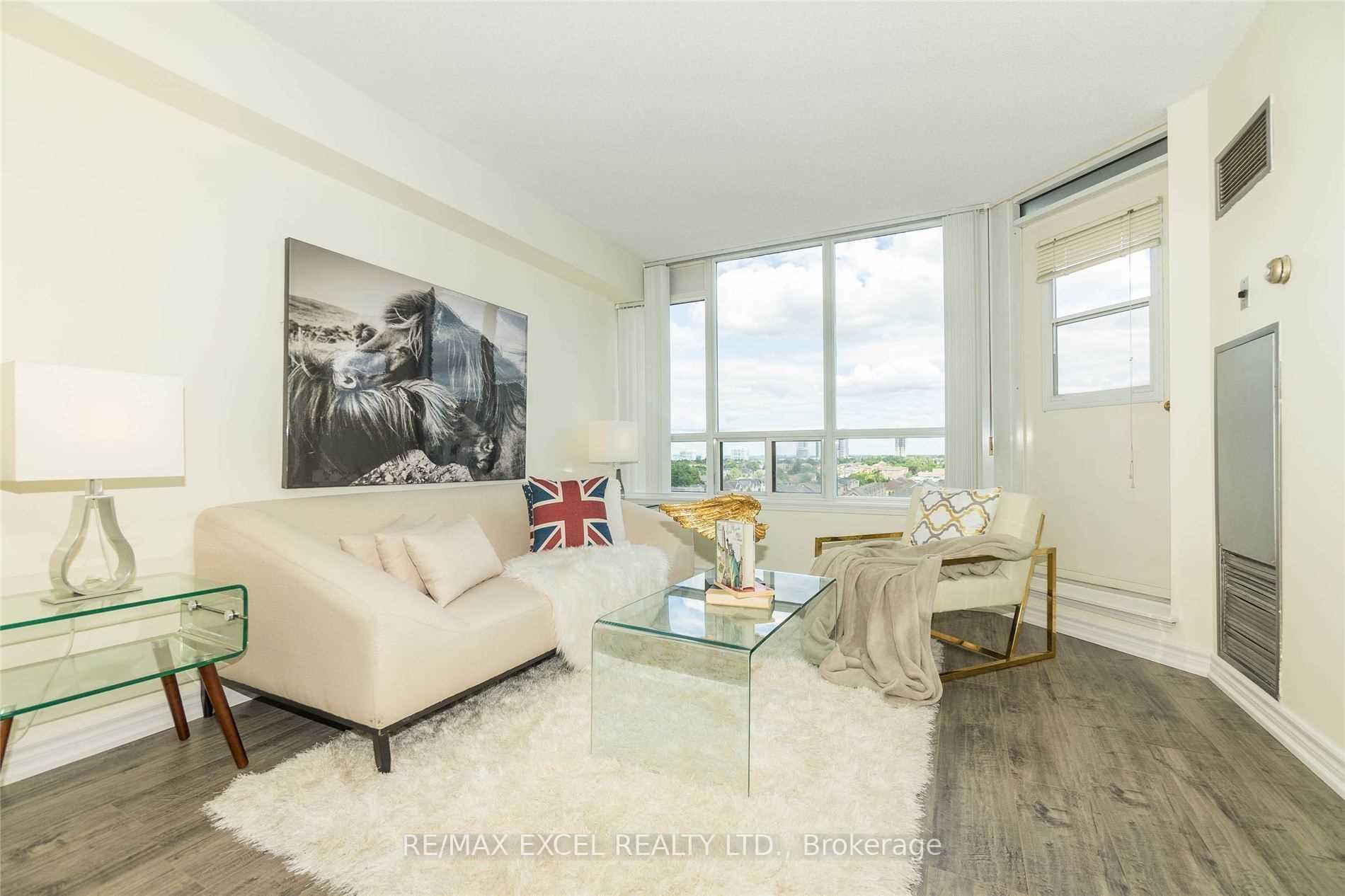 Photo 2 of Unit Ph203, 81 Townsgate Drive, Vaughan, Crestwood-Springfarm-Yorkhill — HOMEH