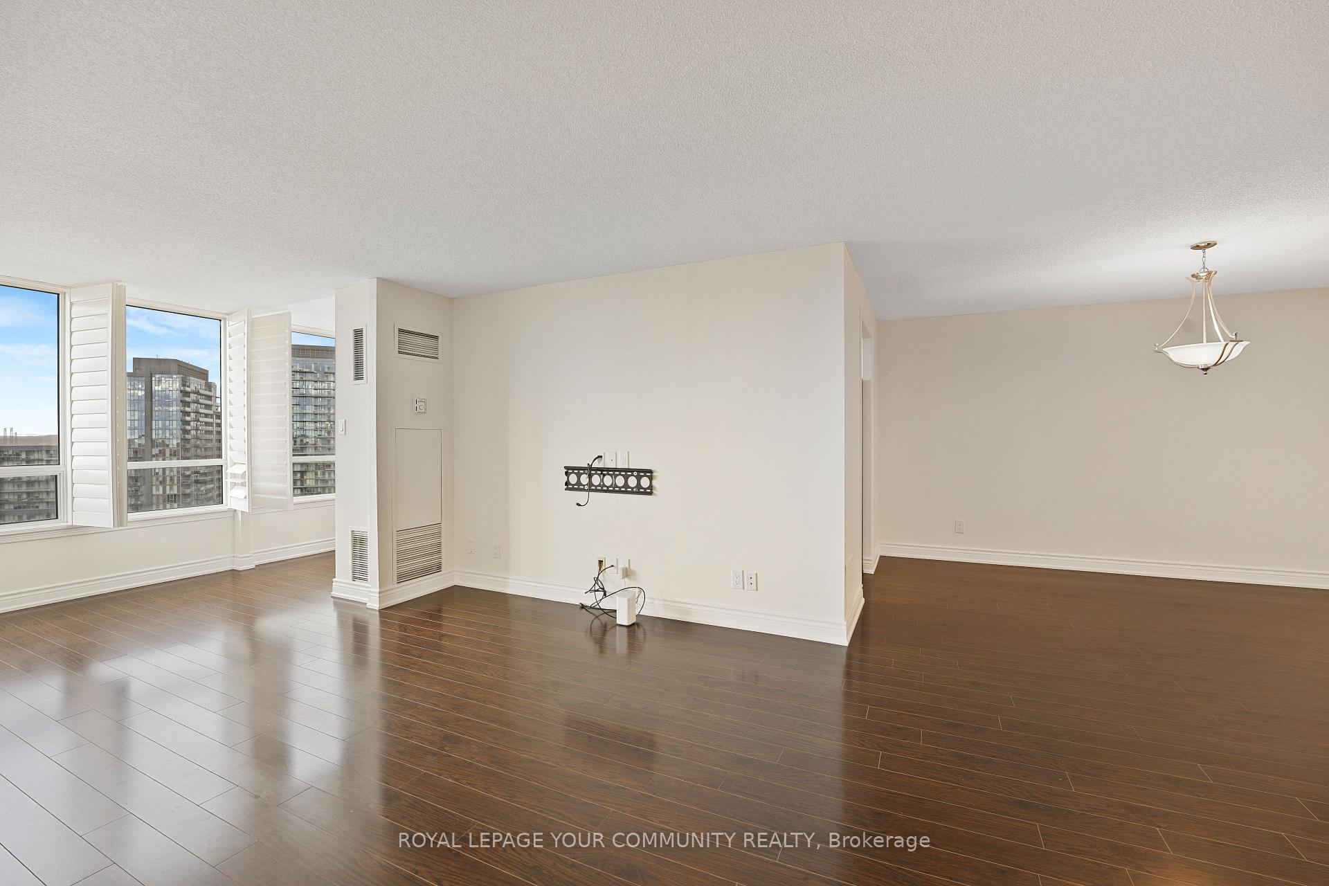 Photo 8 of Unit 1508, 120 Promenade Circle, Vaughan, Brownridge — HOMEH