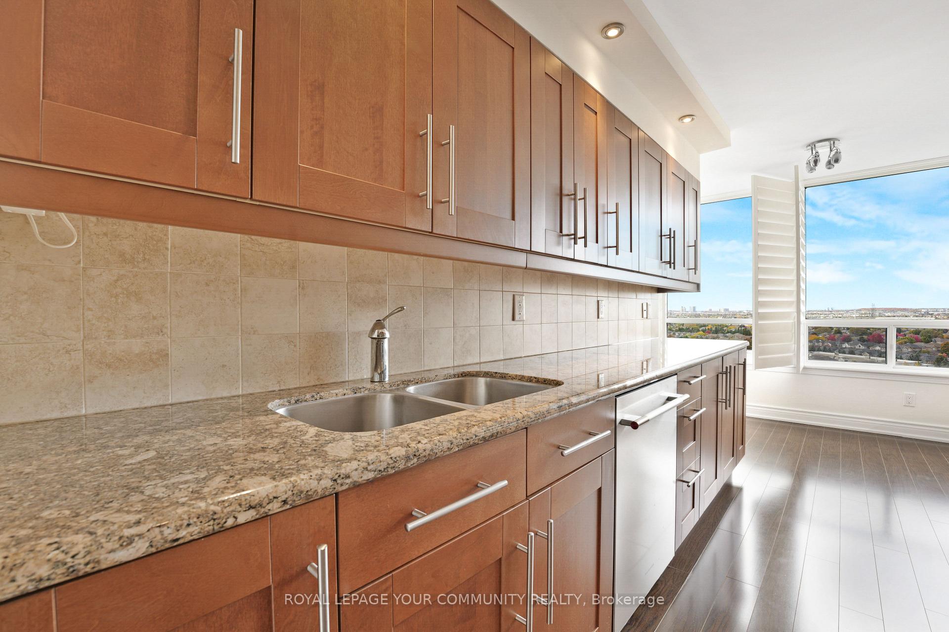Photo 13 of Unit 1508, 120 Promenade Circle, Vaughan, Brownridge — HOMEH