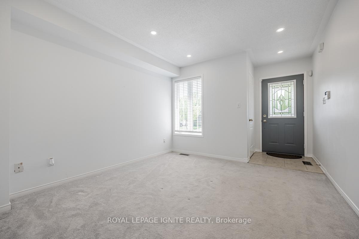 Photo 3 of 76 Tansley Crescent, Ajax, Northeast Ajax — HOMEH