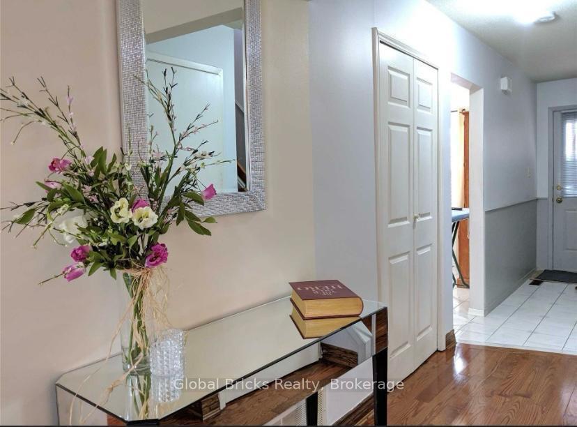 Photo 3 of 39 Langston Drive, Brampton, Madoc — HOMEH