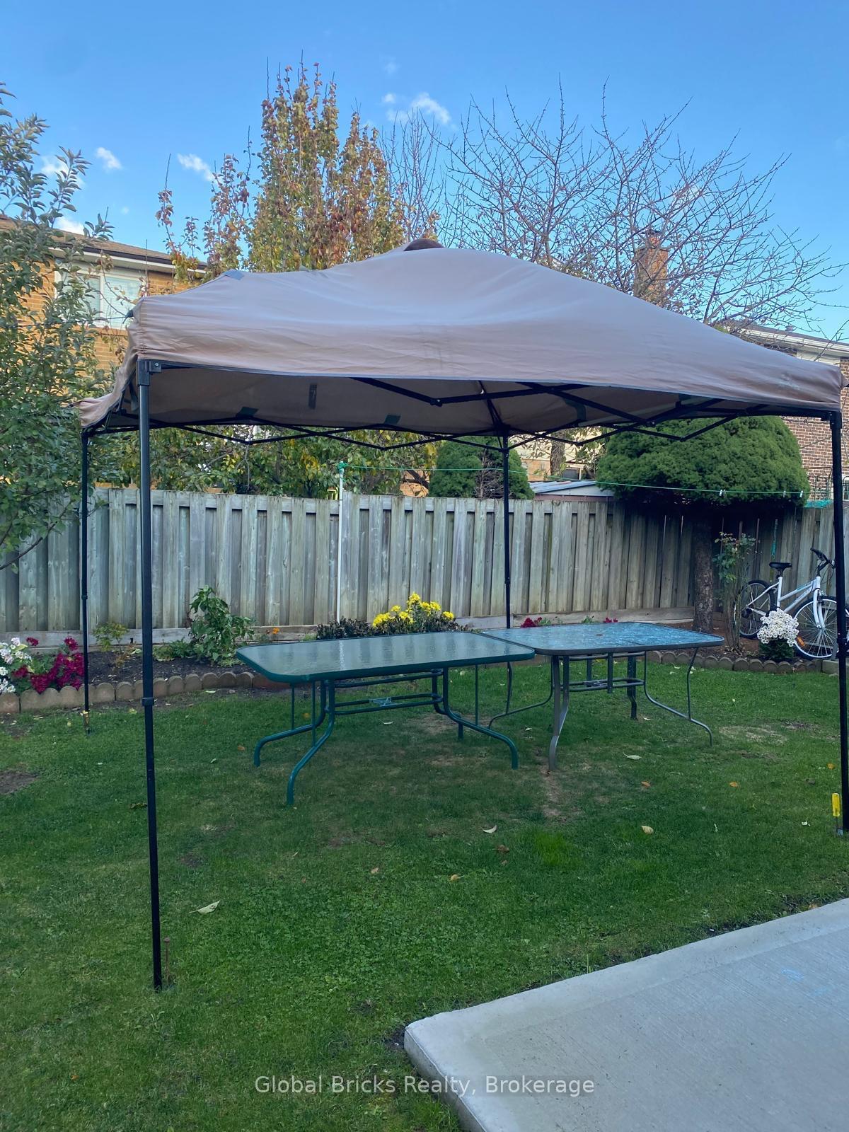 Photo 8 of 39 Langston Drive, Brampton, Madoc — HOMEH