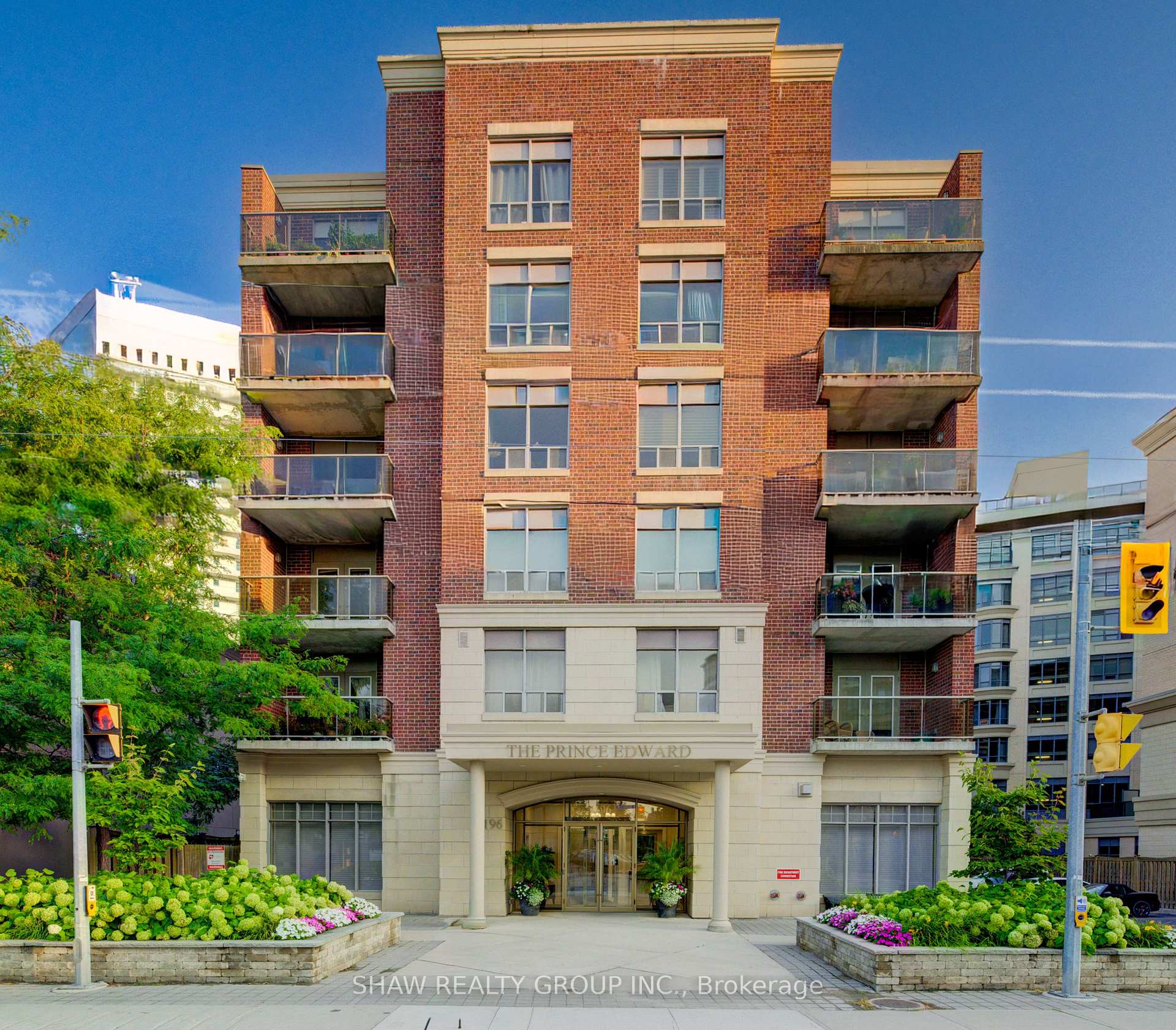 Front of Unit 309, 4196 Dundas Street W