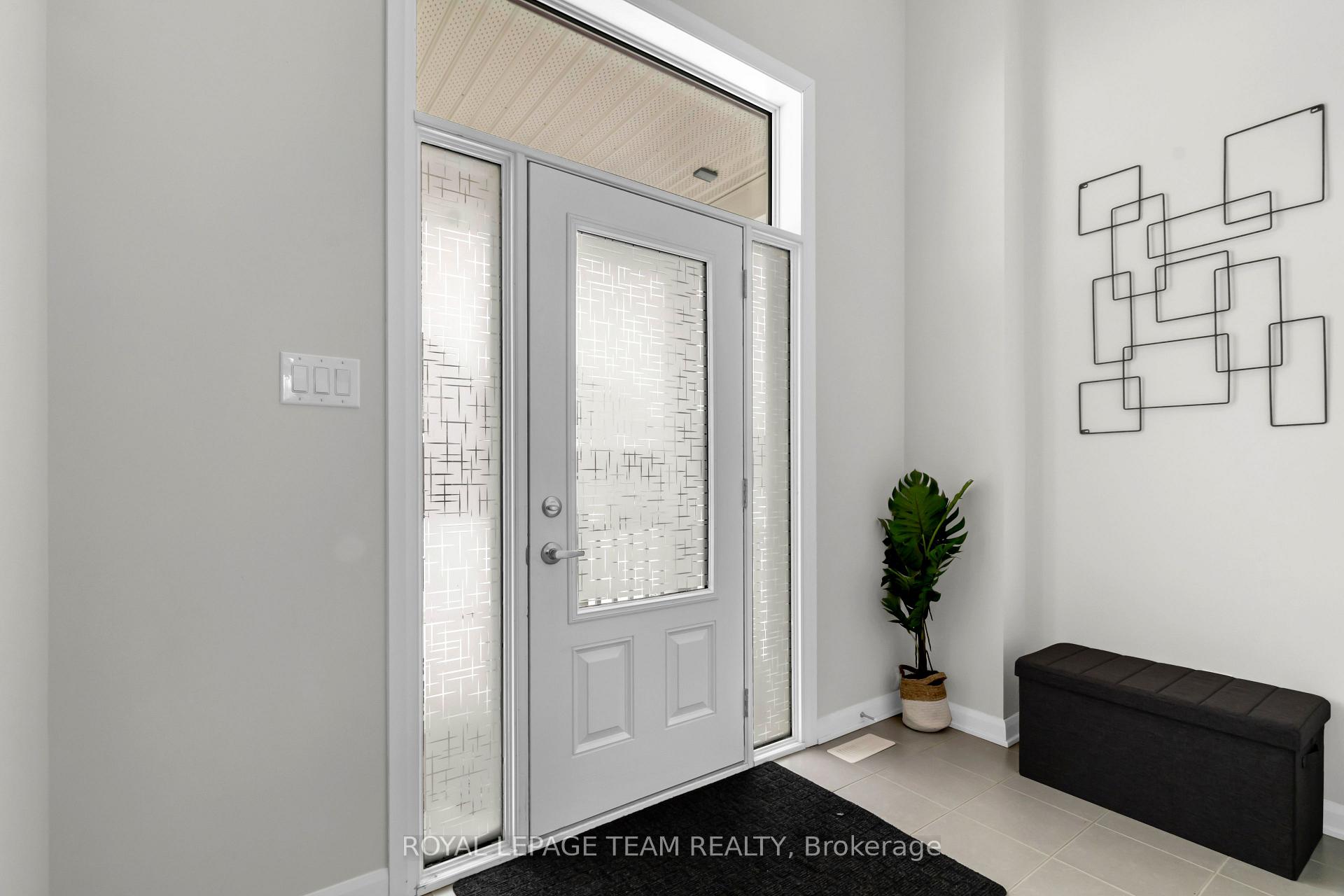 Photo 3 of 304 Cloyne Crescent, Ottawa, Barrhaven - Half Moon Bay — HOMEH